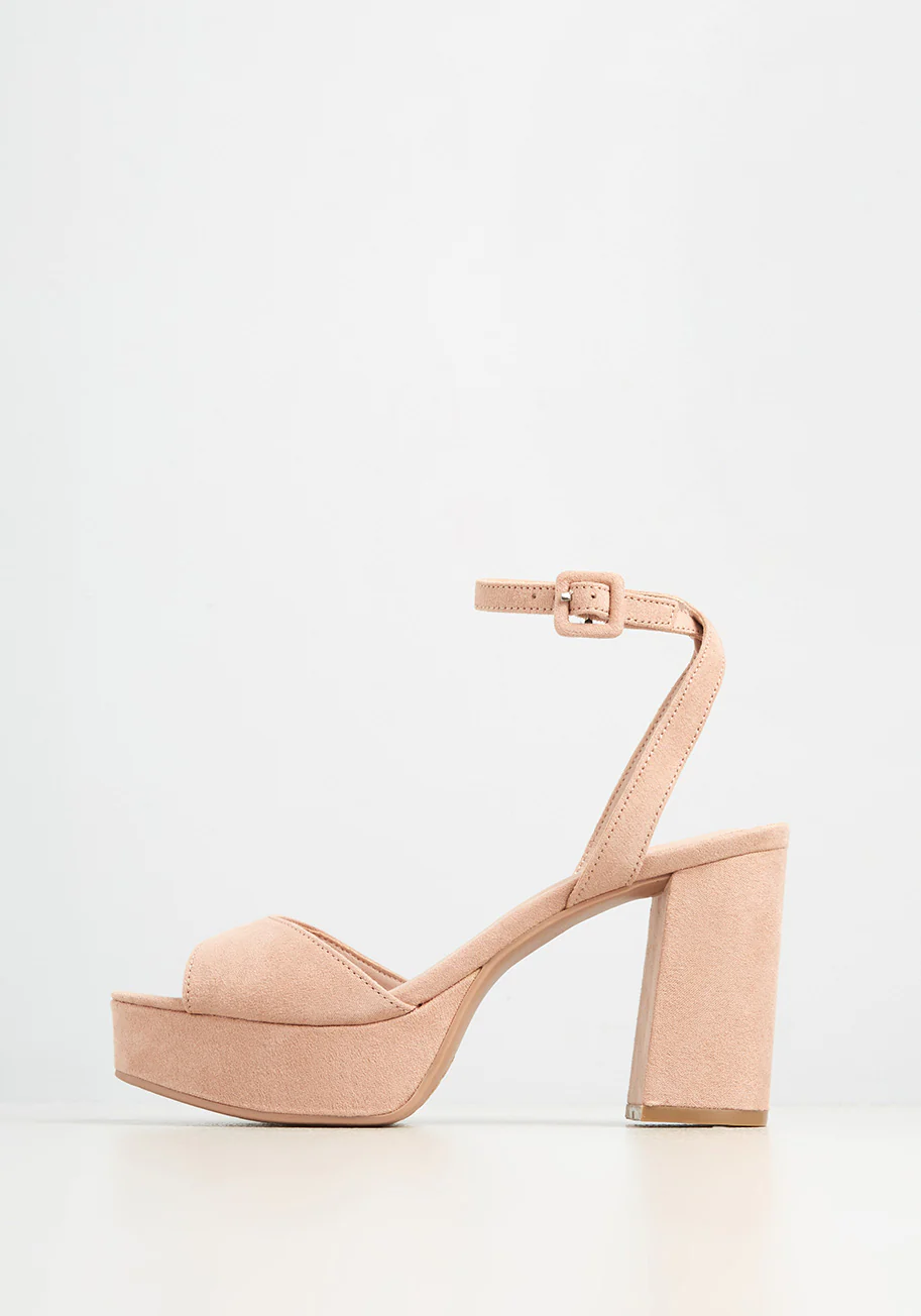 Nod to the Nineties Platform Sandal
