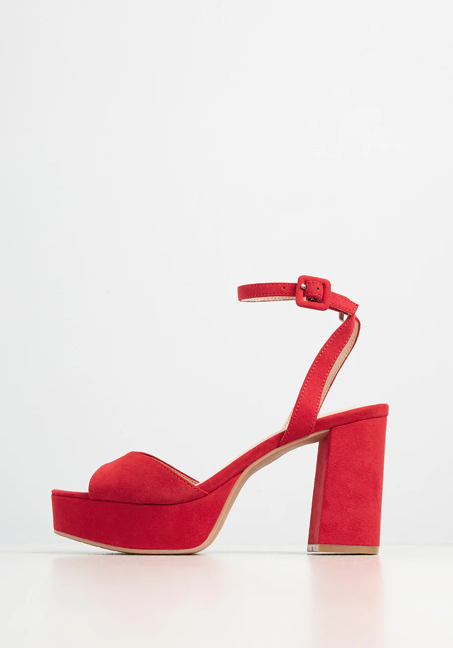 Nod to the Nineties Platform Sandal