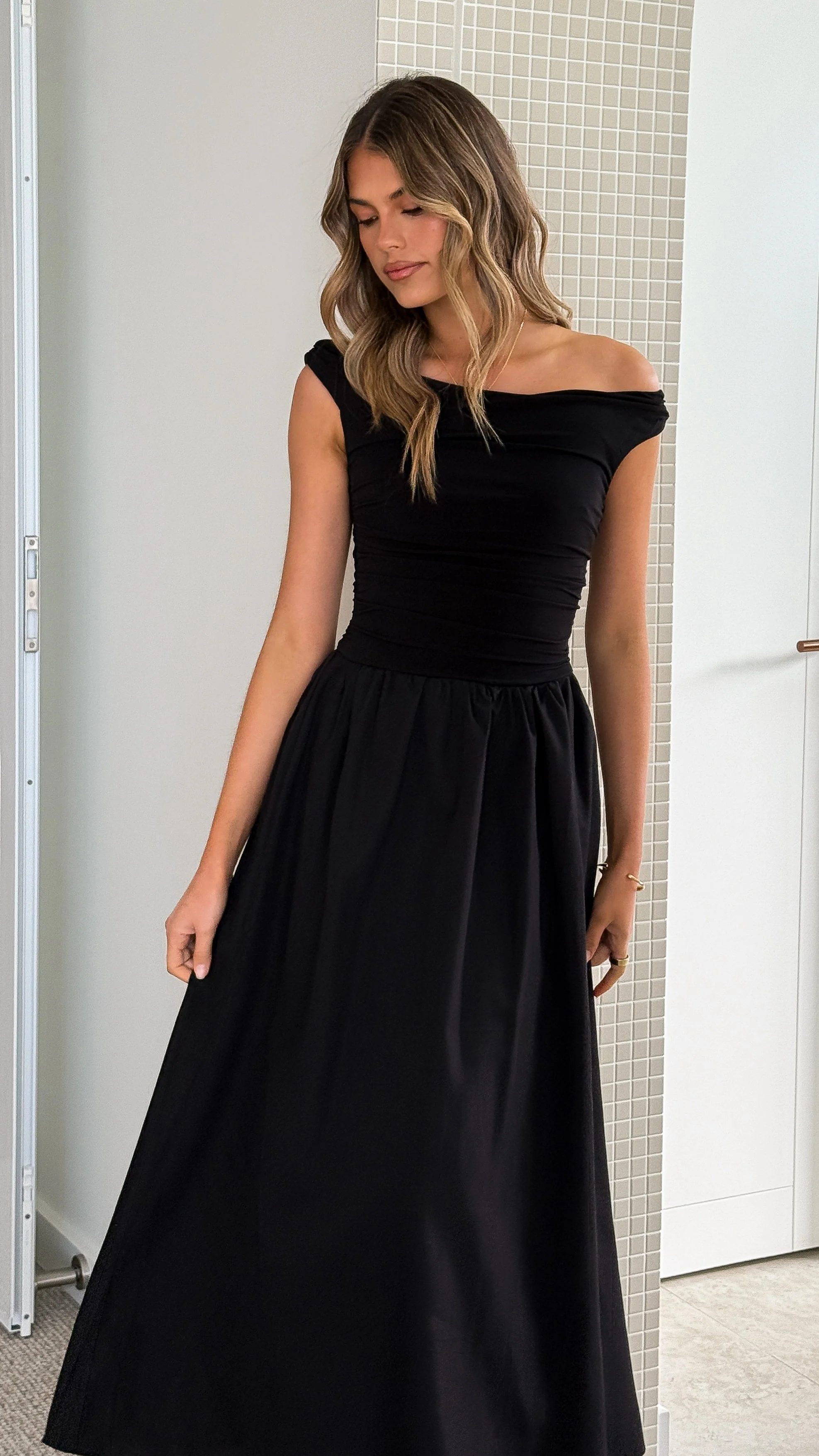 Immy Midi Dress - Black