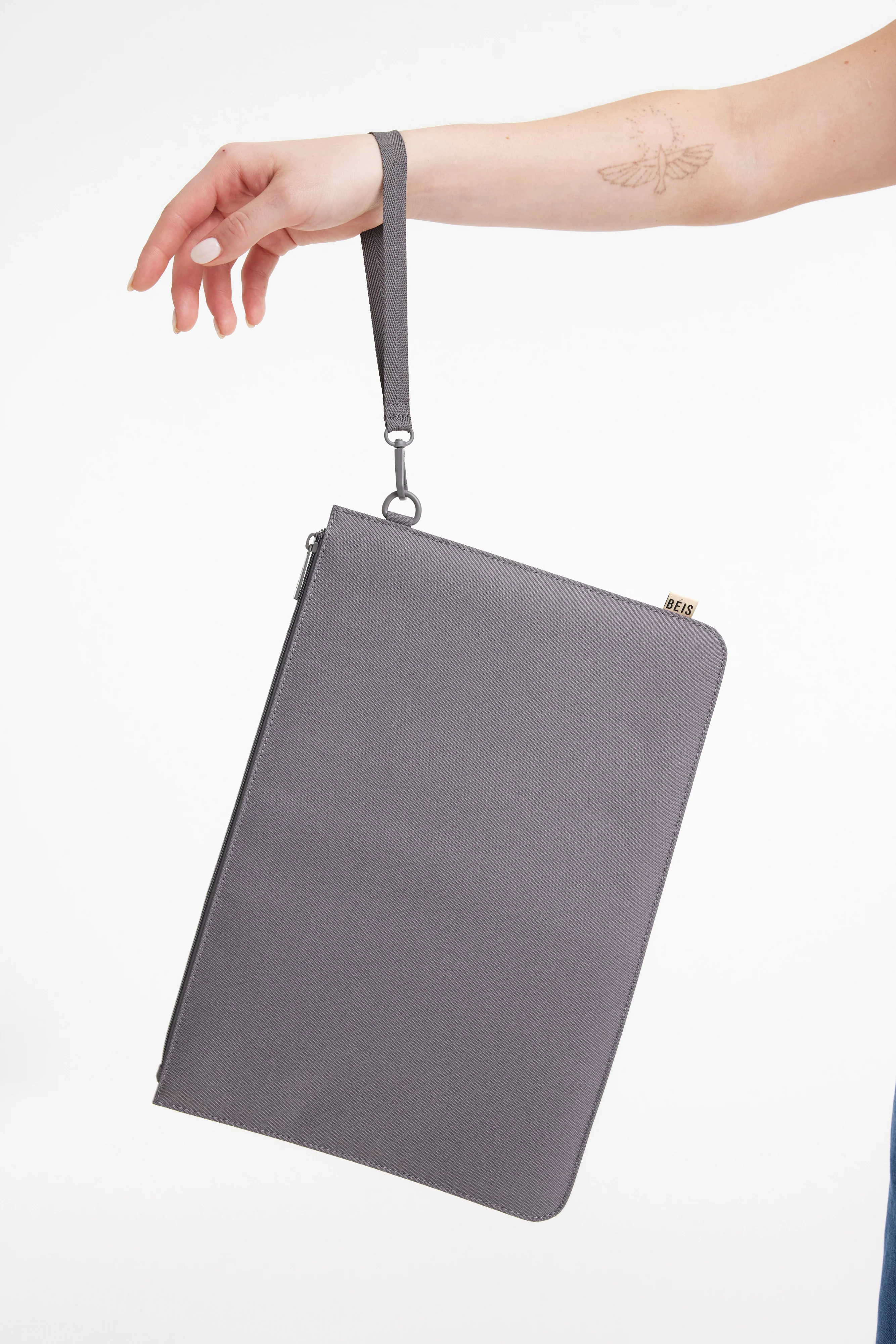 The BÉISics Laptop Pouch in Grey