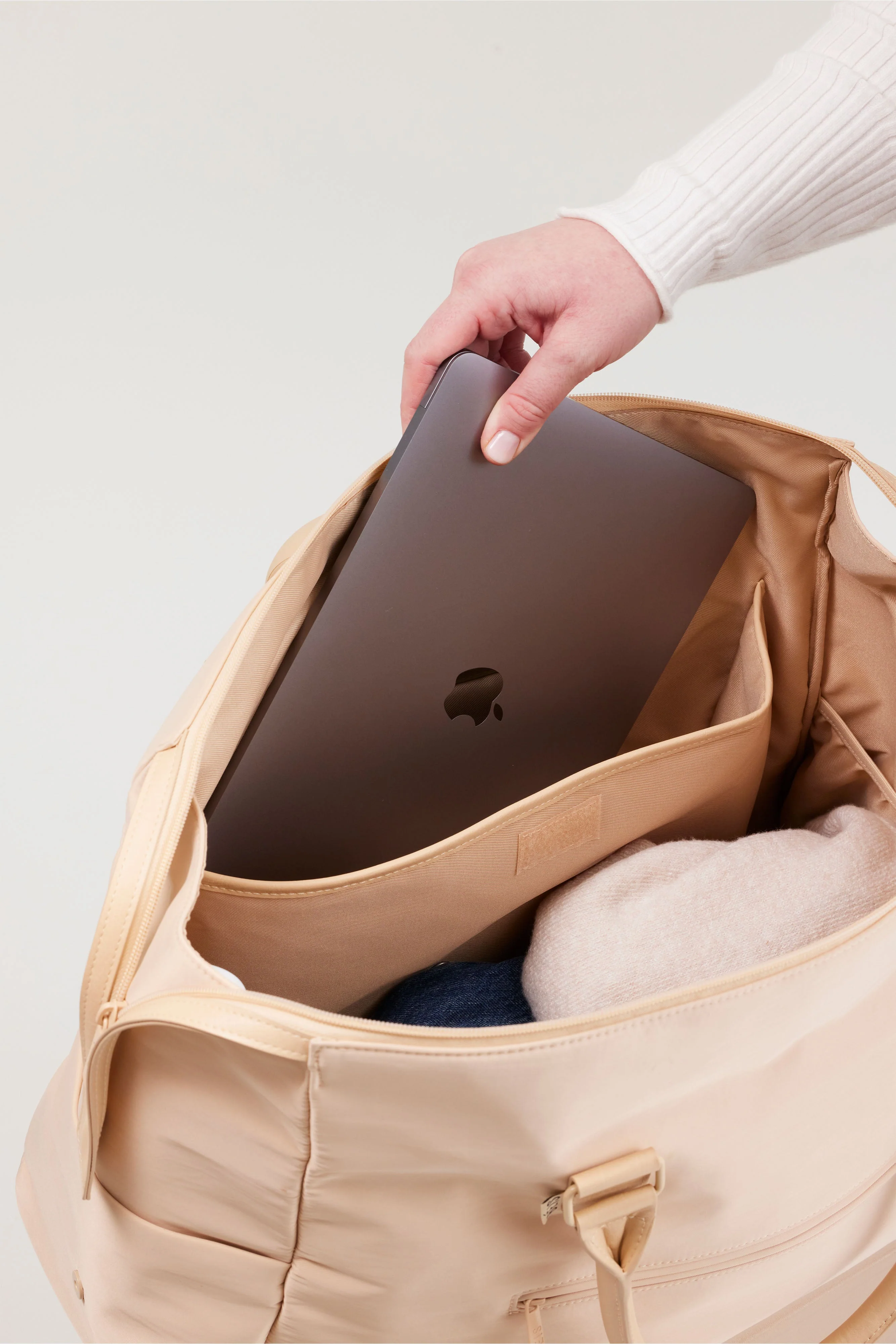 Resale The Commuter Duffle in Beige