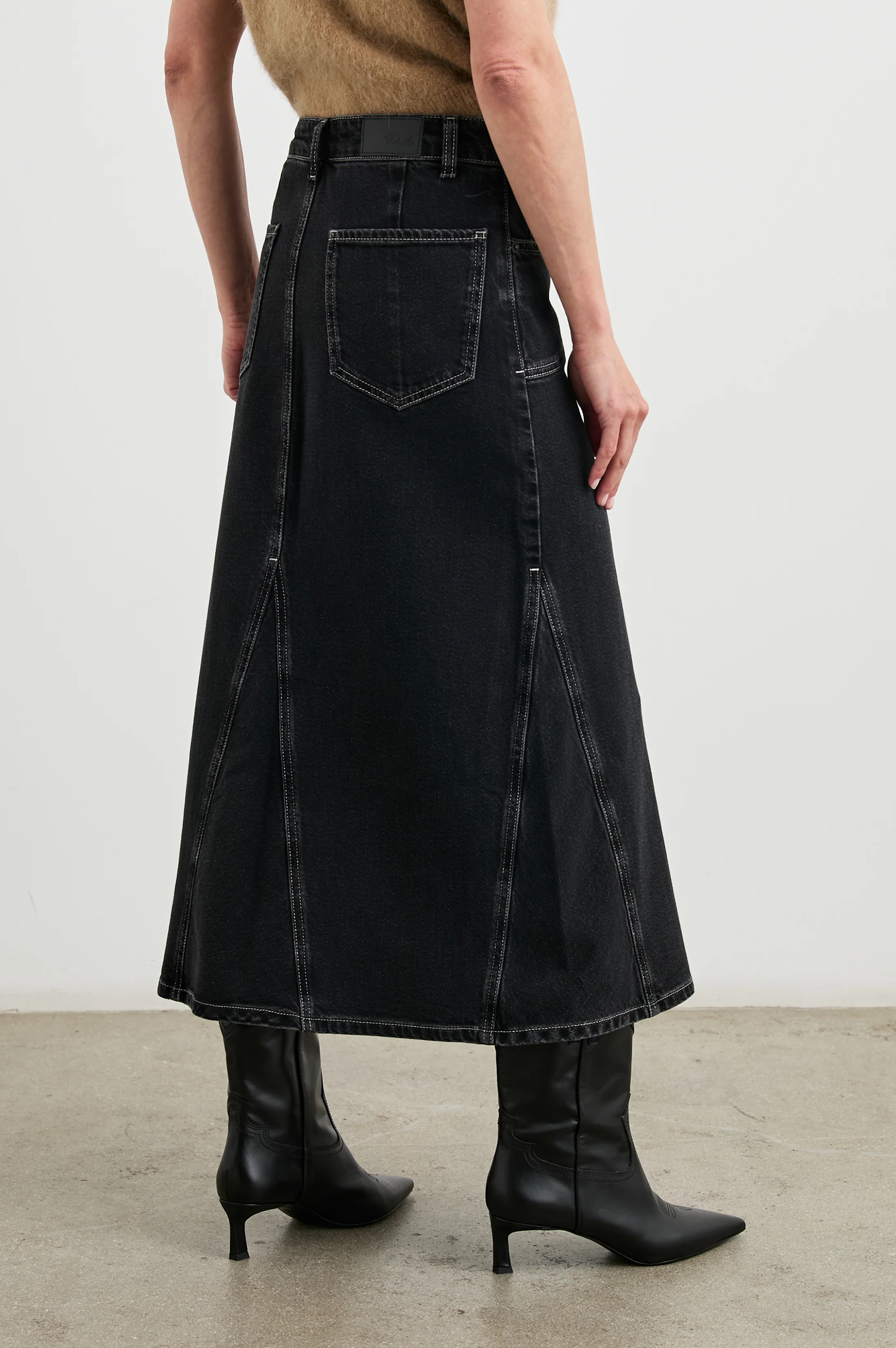 Del Rey Skirt - Black Sand