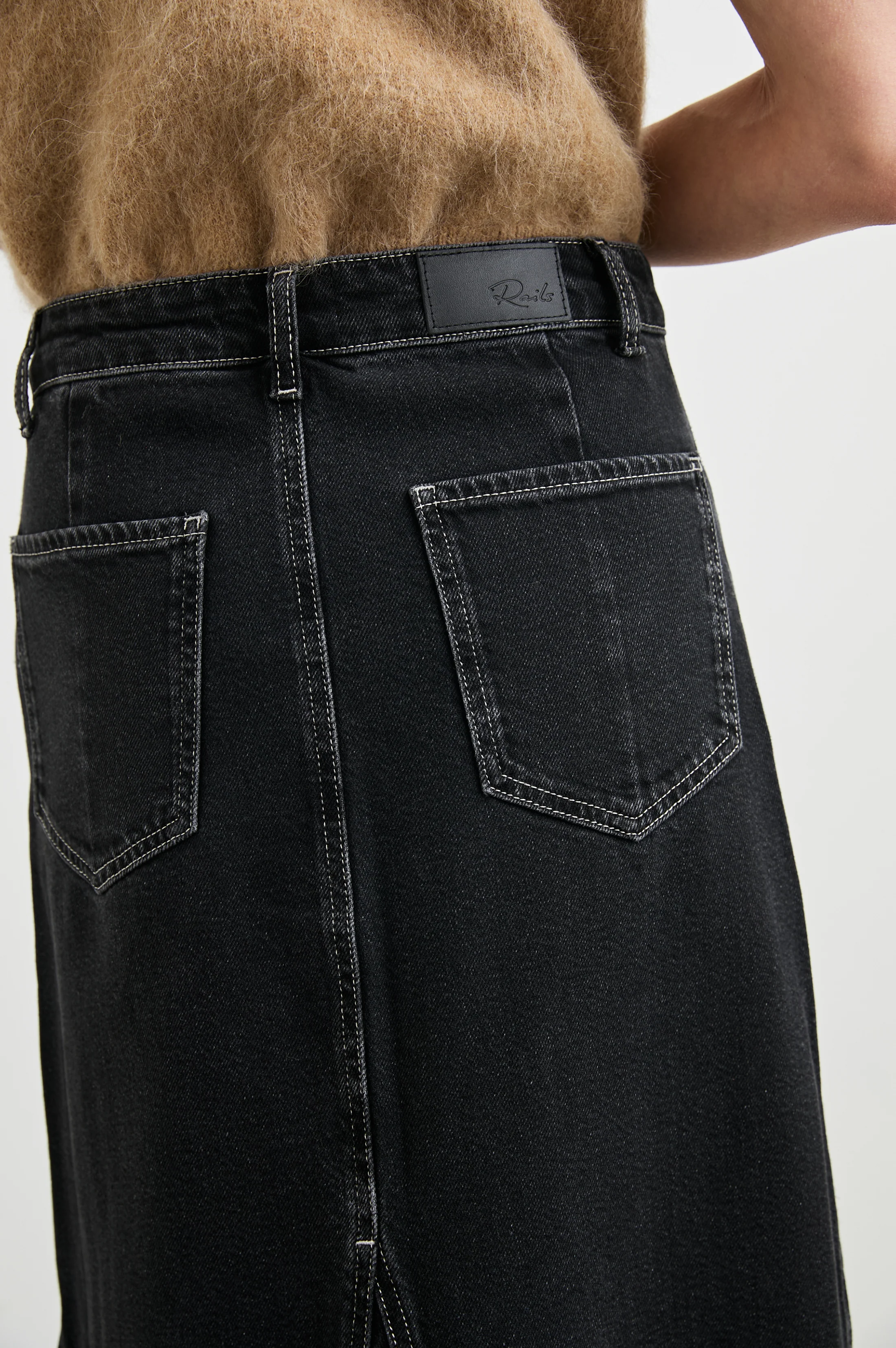 Del Rey Skirt - Black Sand