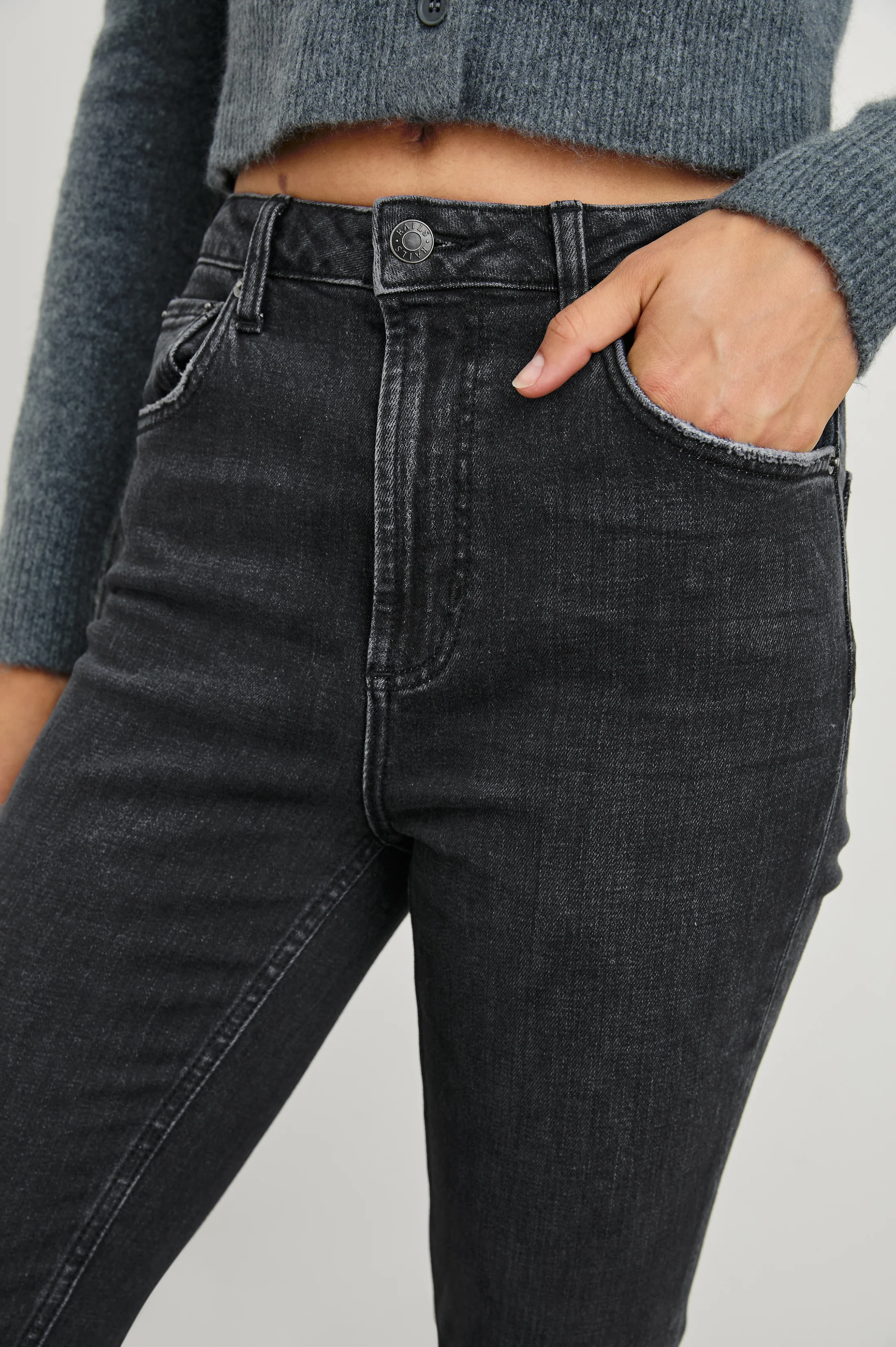 Sunset Crop Slim Fare - Black Pearl