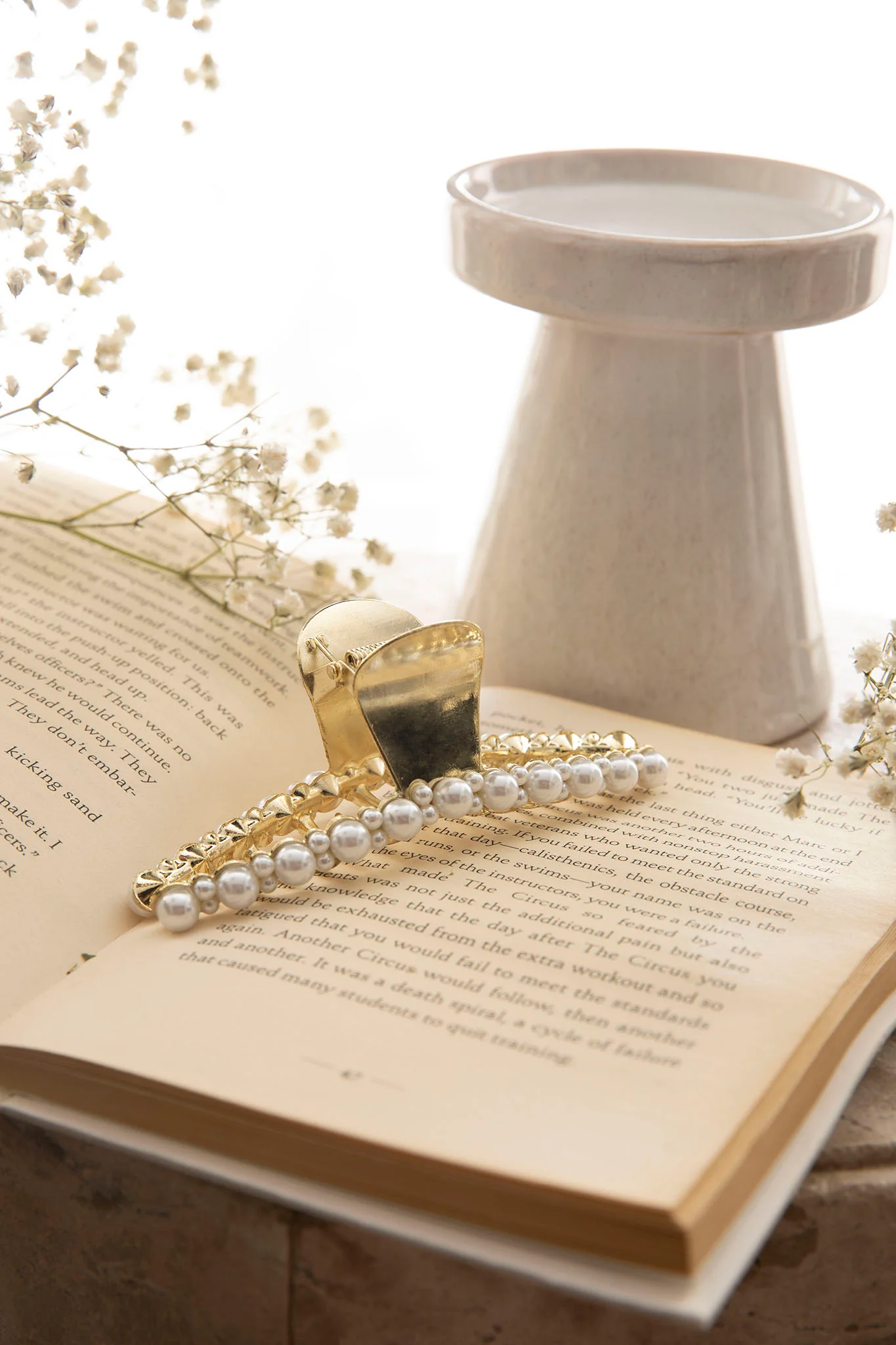 Molly Pearl Claw Clip Gold