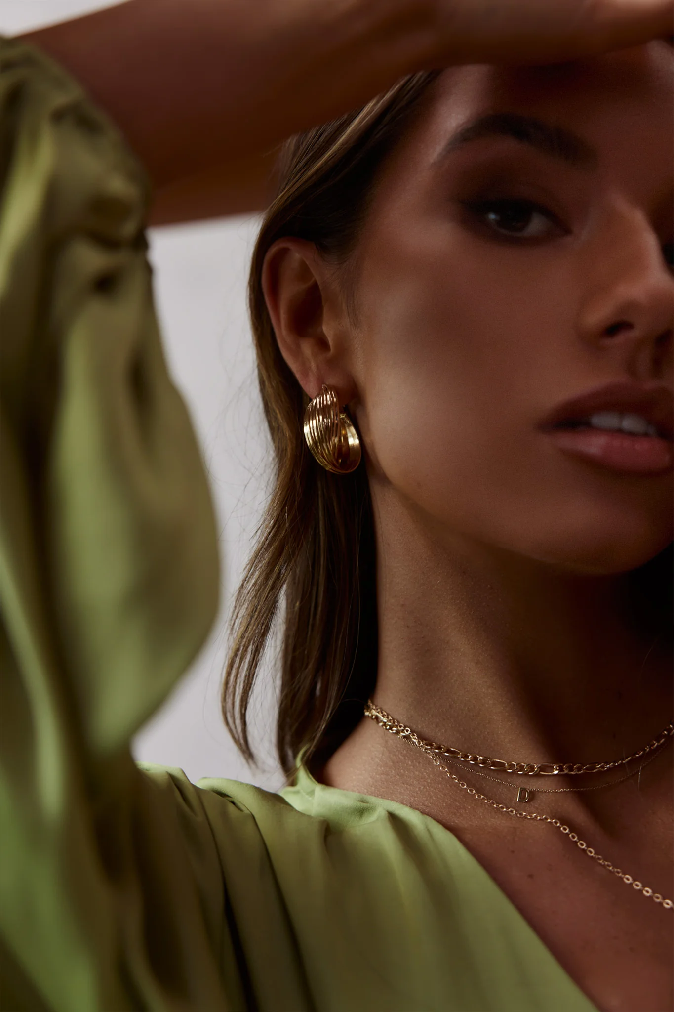 Celia Twist Hoop Earrings Gold