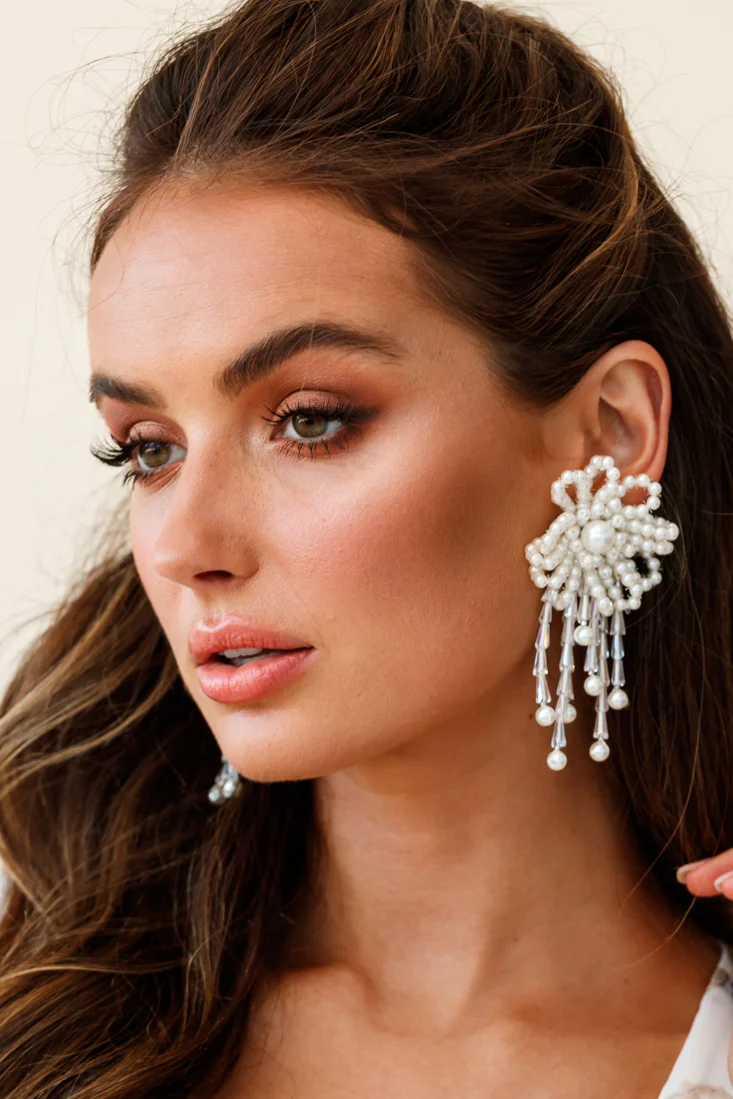 Winslet Pearl Bead Flower Earrings White