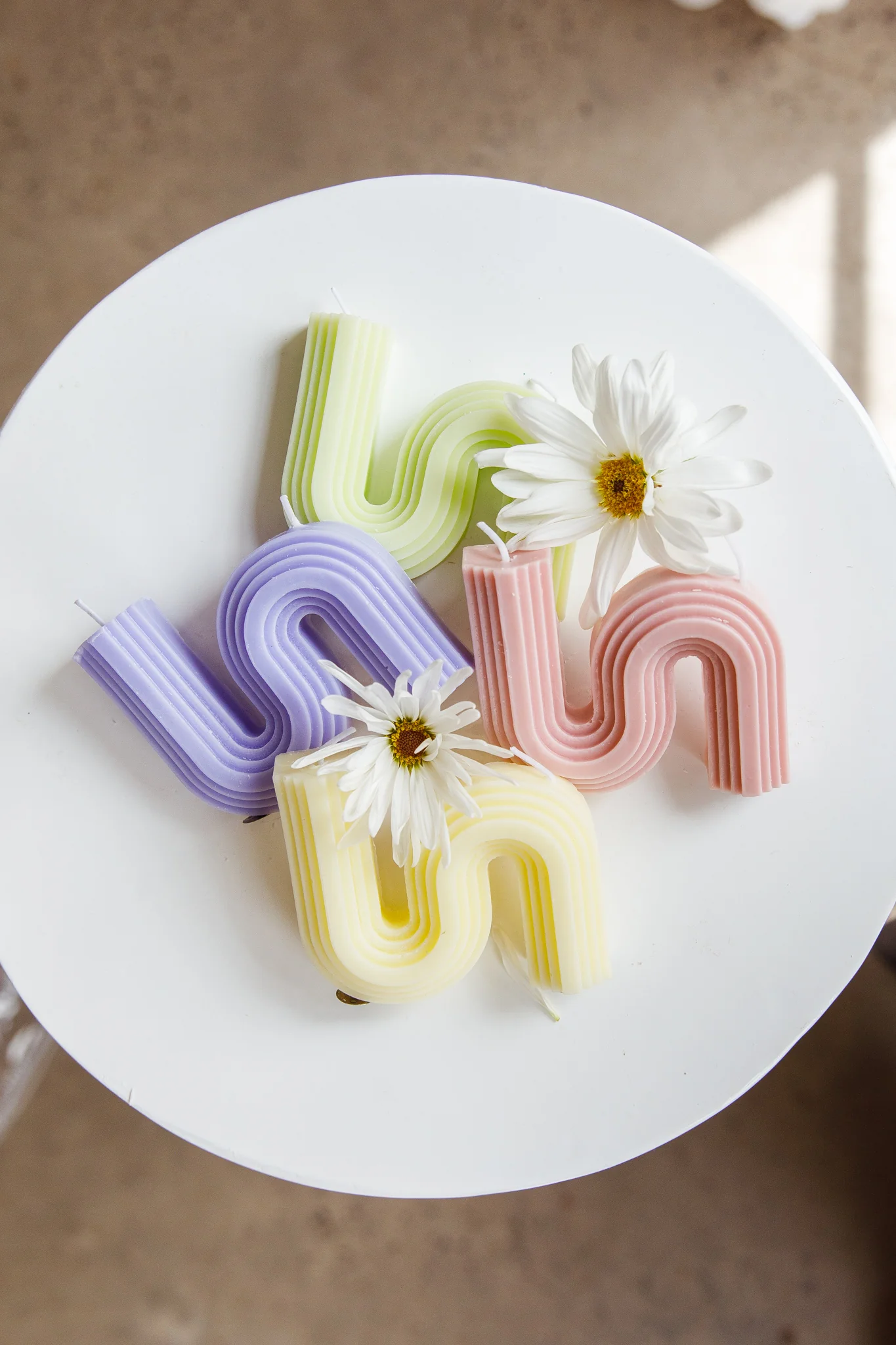 Golden Days S-Shape Geometric Aromatherapy Candle Sage