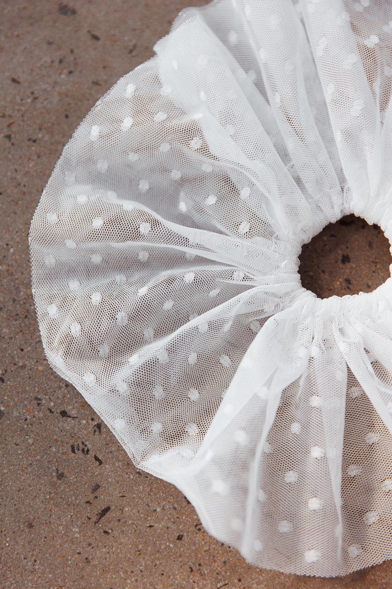 Samara Lace Scrunchie White