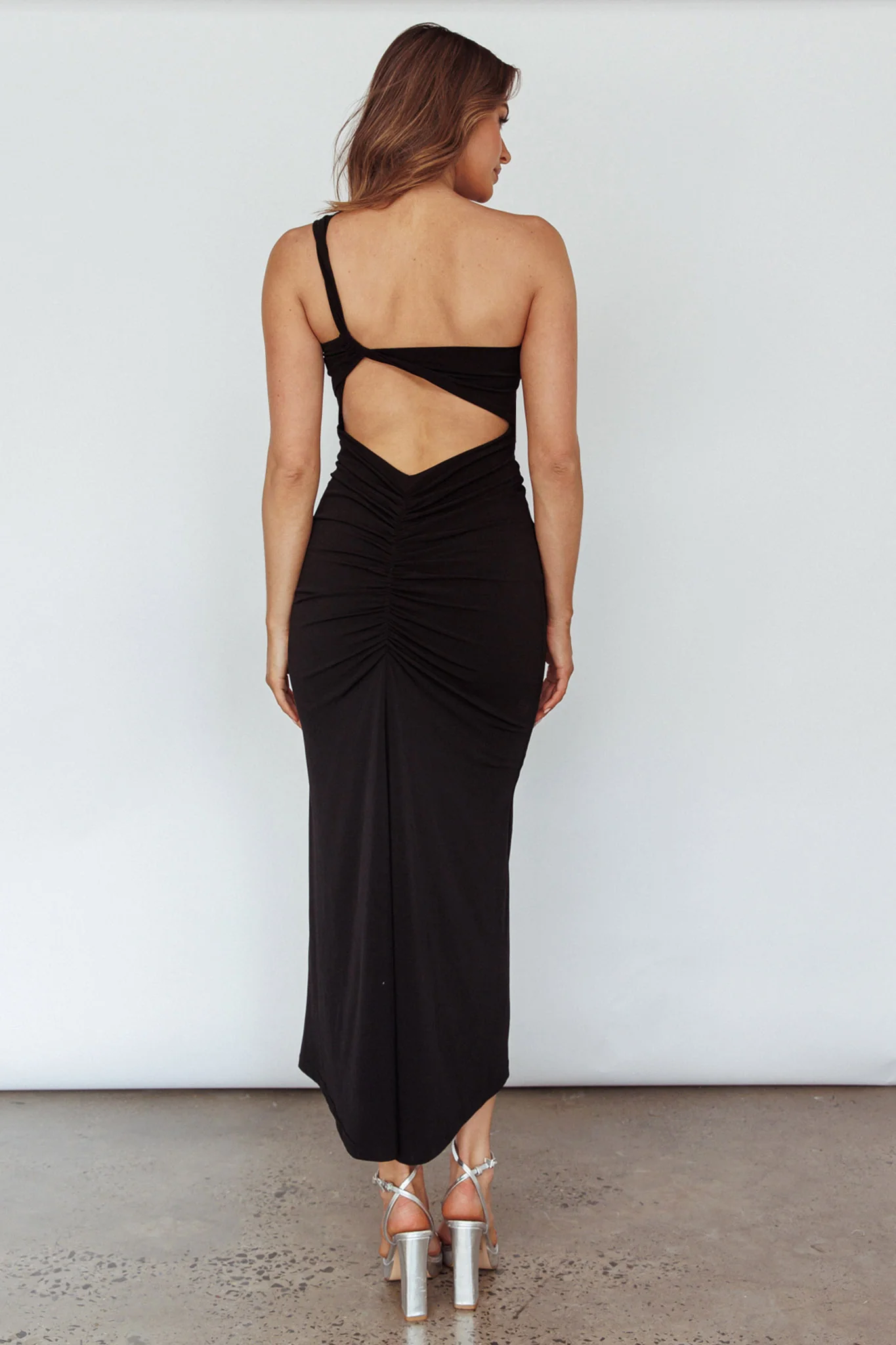 Trinny One-Shoulder Ruched Back Midi Dress Black