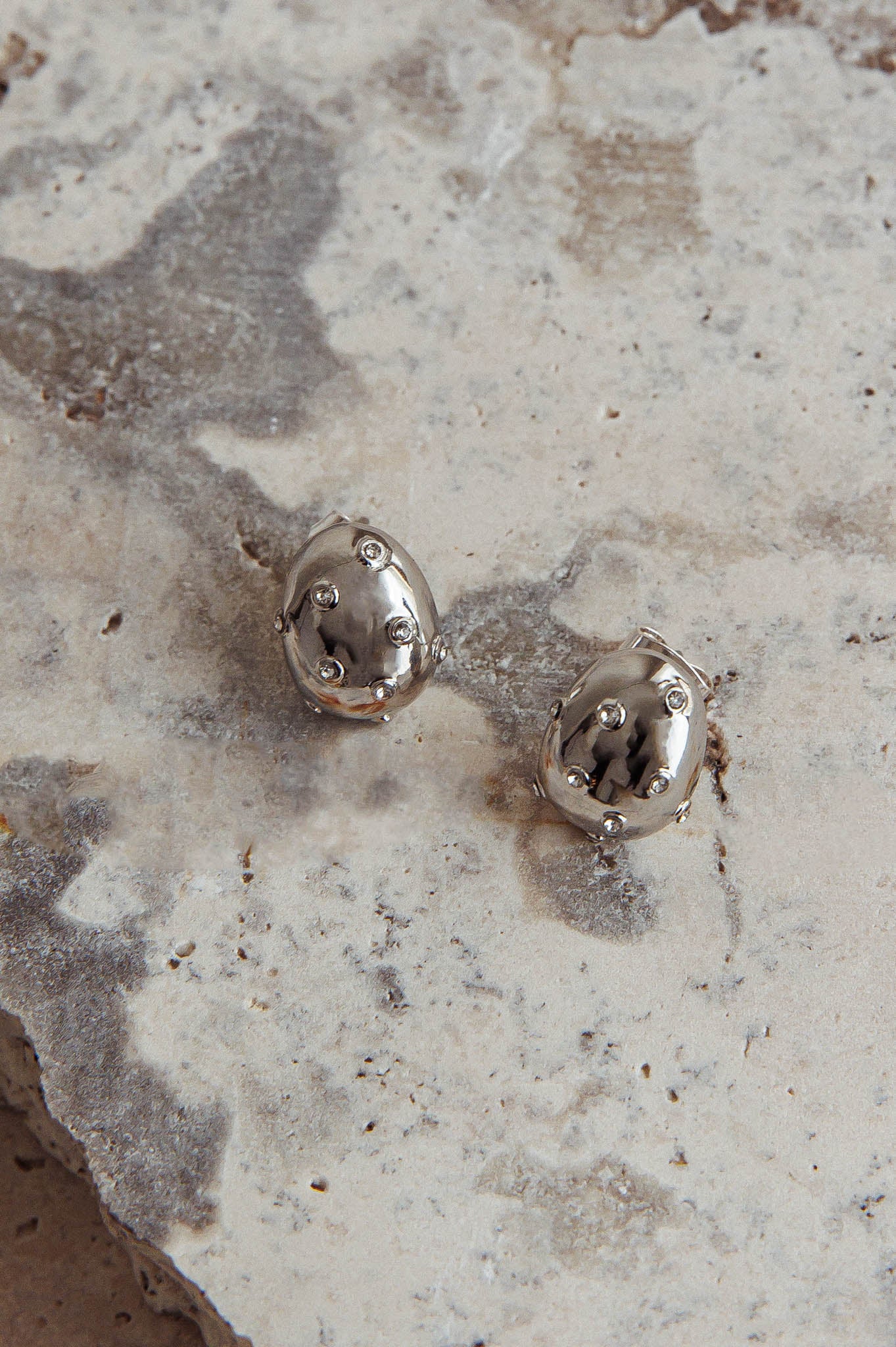 Billie Diamante Pebble Earrings Dark Silver