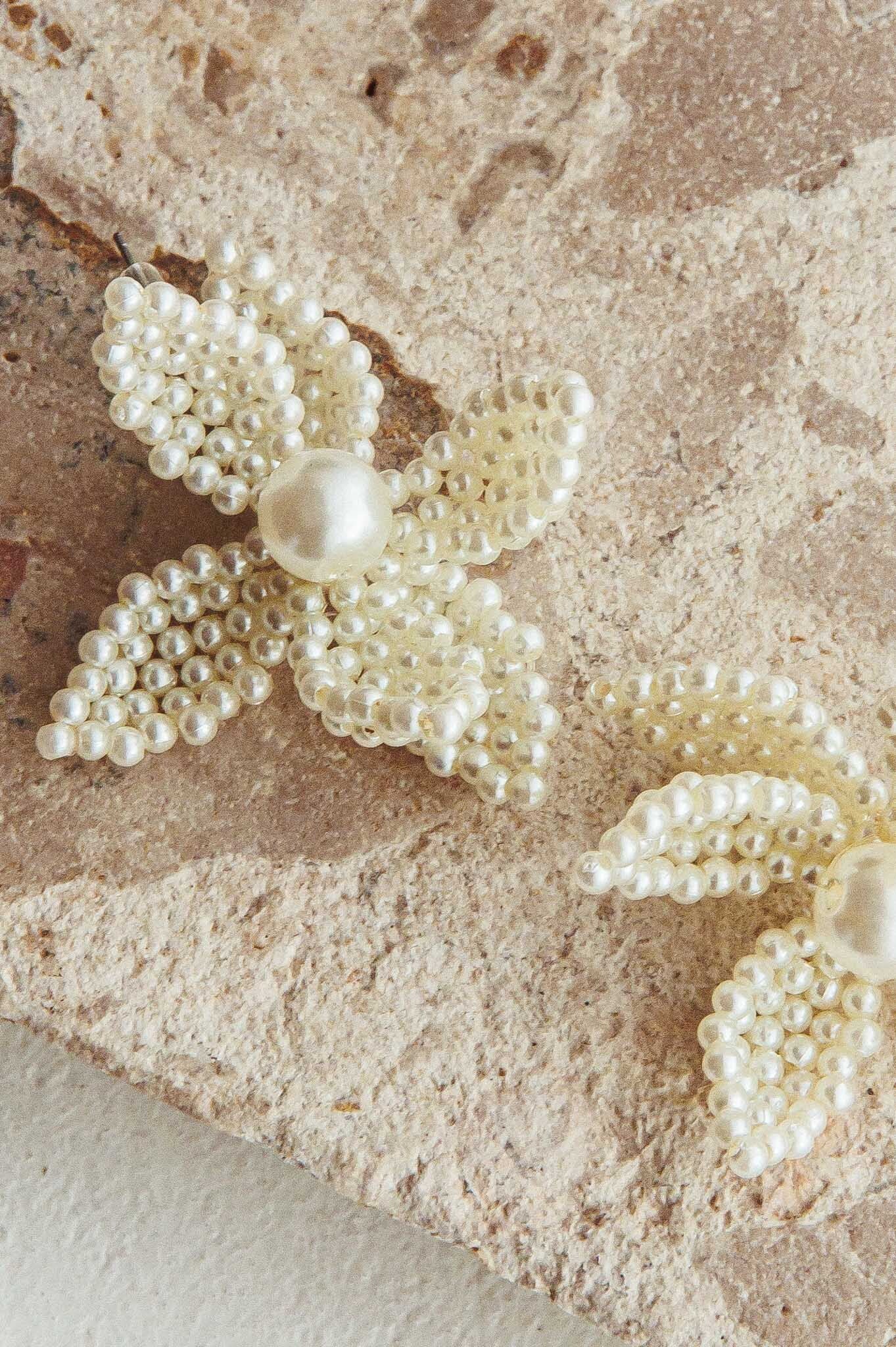 Kaley Flower Earrings Pearl