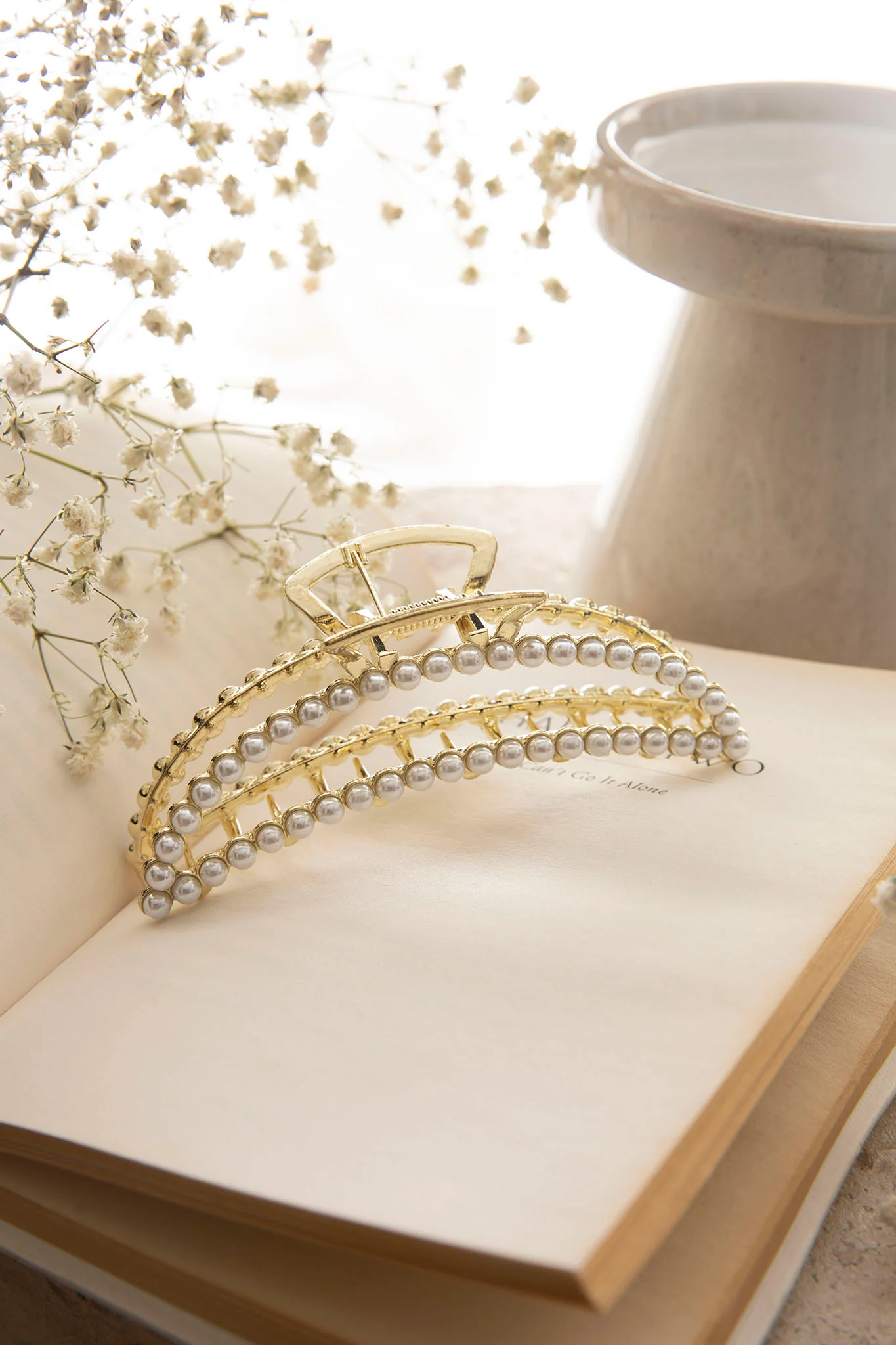 Ellie Pearl Moon Clip Gold