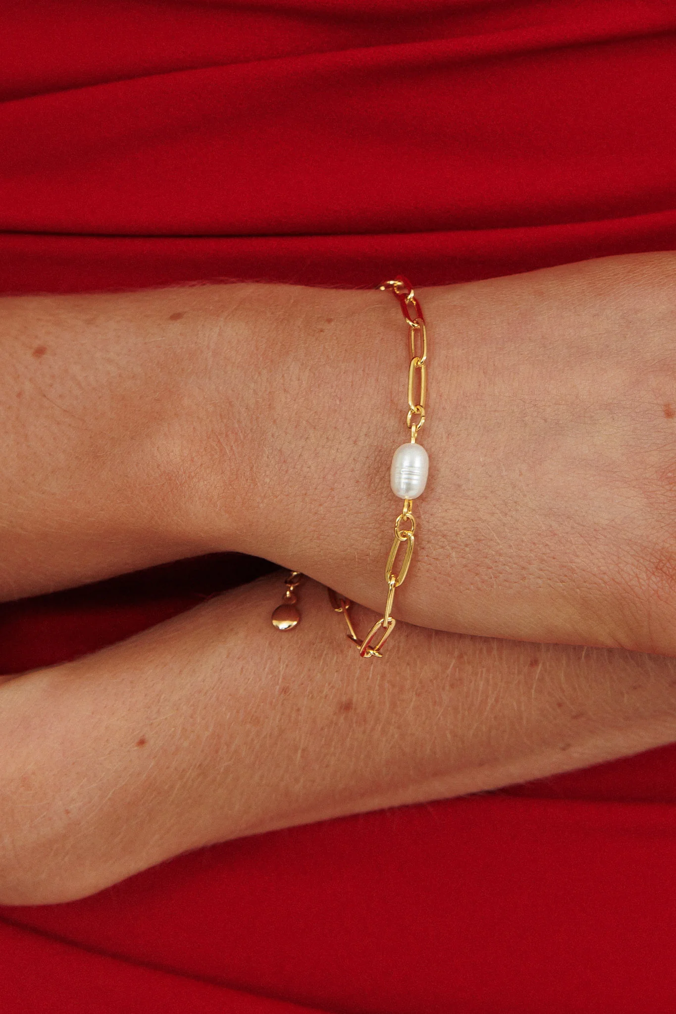 Devotion Freshwater Pearl Paperclip Chain Bracelet Gold