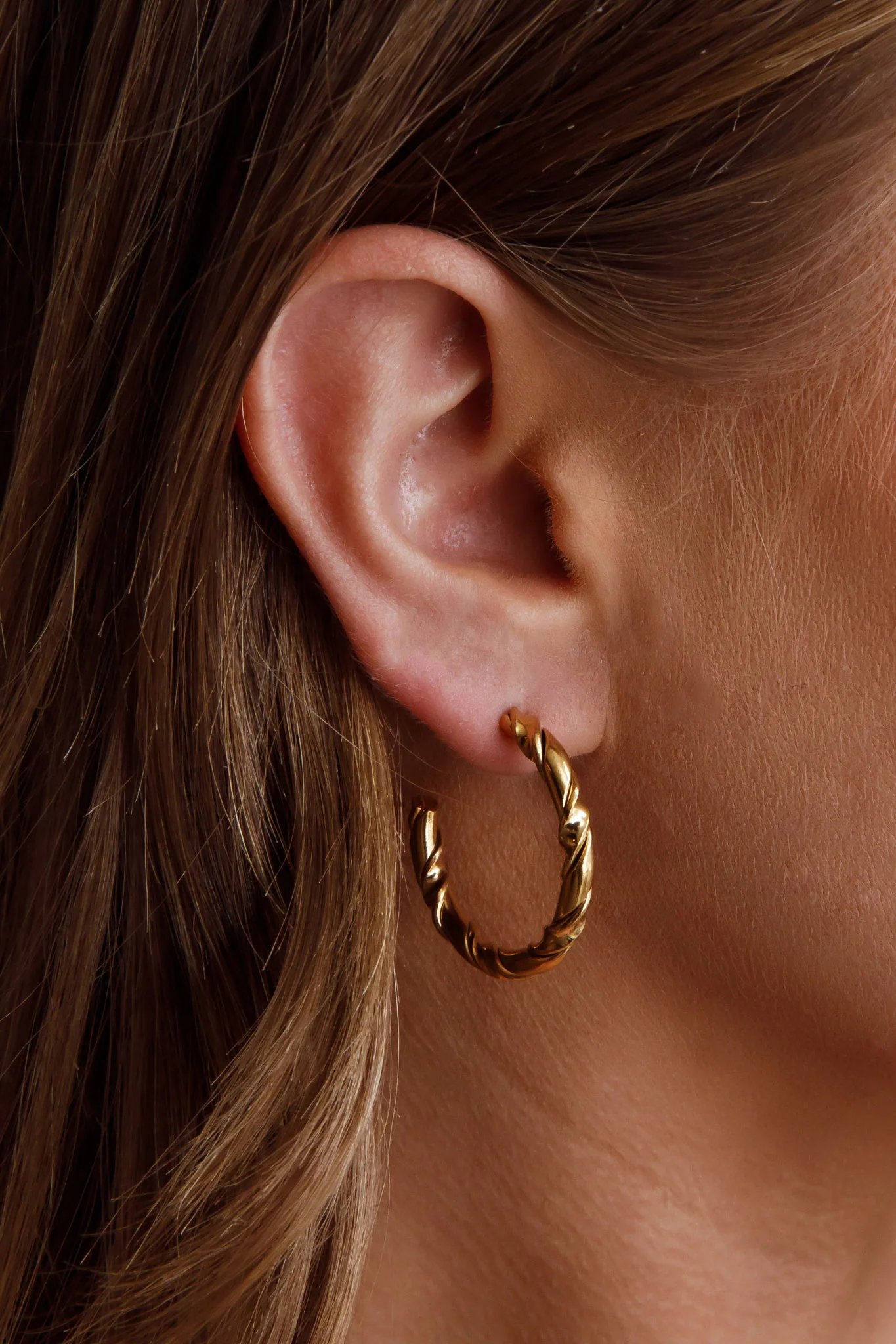 Rachmaninov Open Hoop Earrings Gold