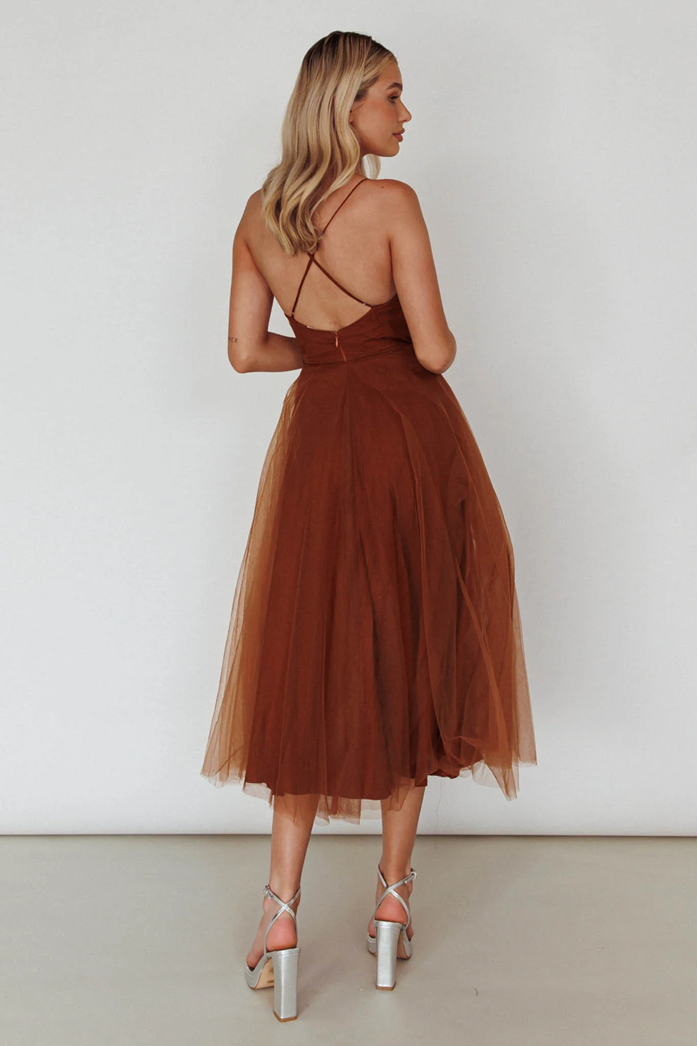 Smitten Sweetheart Neckline Chiffon Midi Dress Chocolate