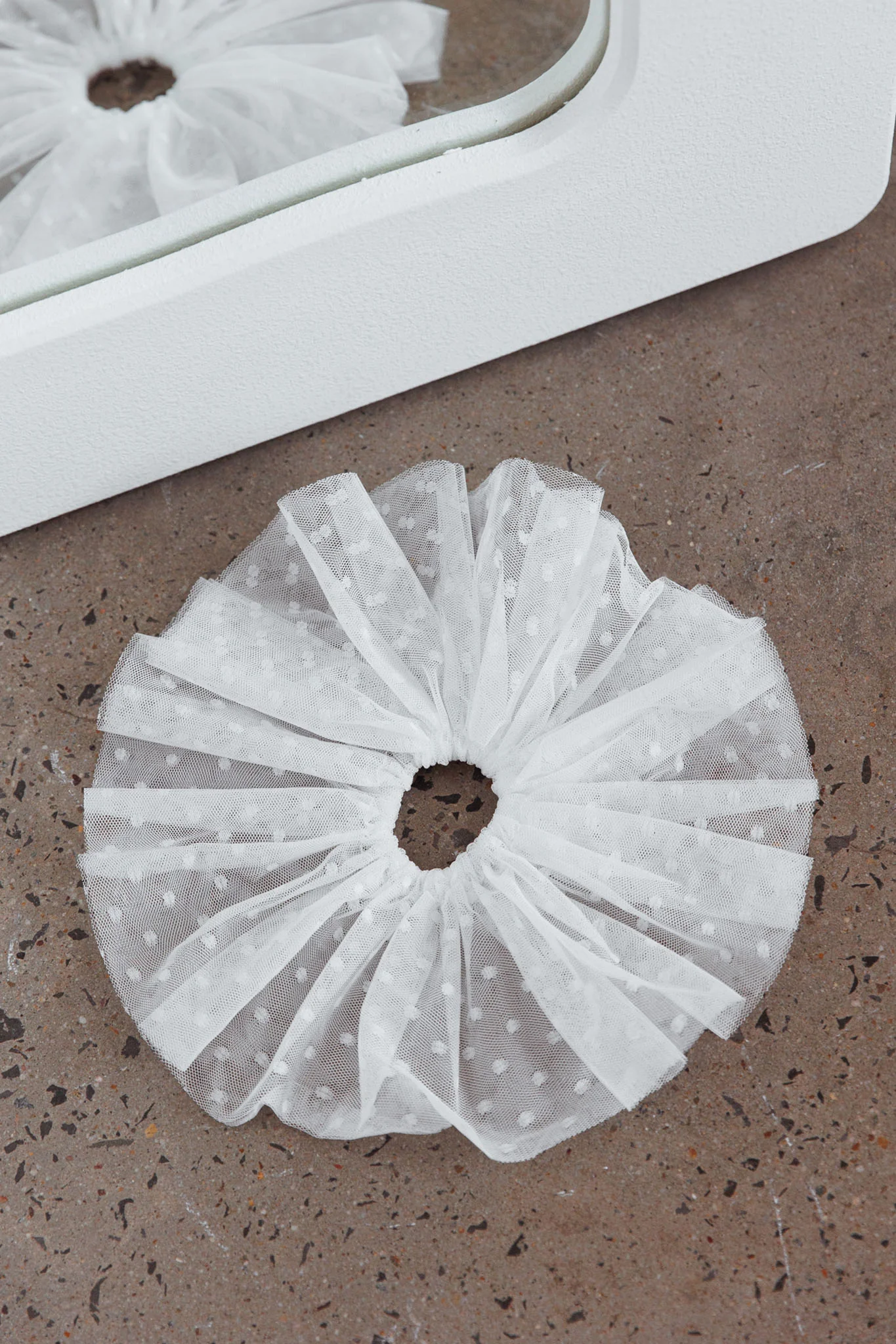 Samara Lace Scrunchie White