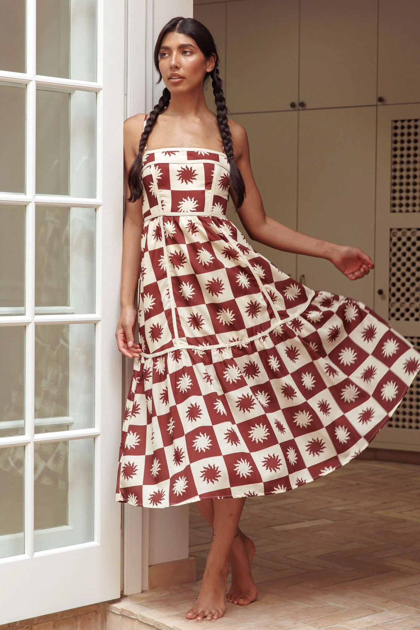 Confidante Piping Trim Midi Dress Brown