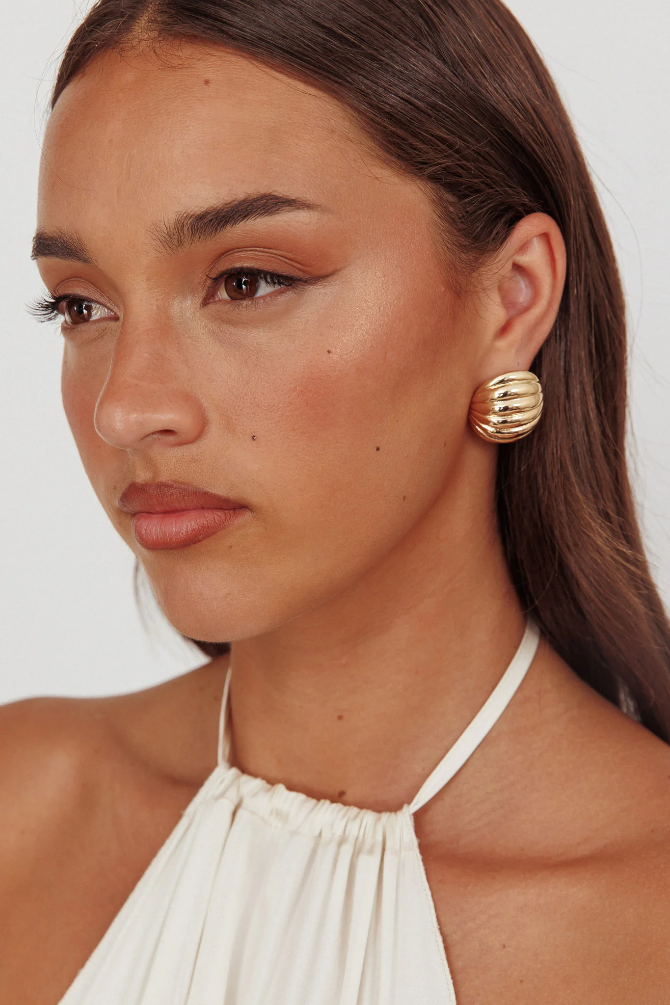 Shelly Ribbed Curve Earrings Gold
