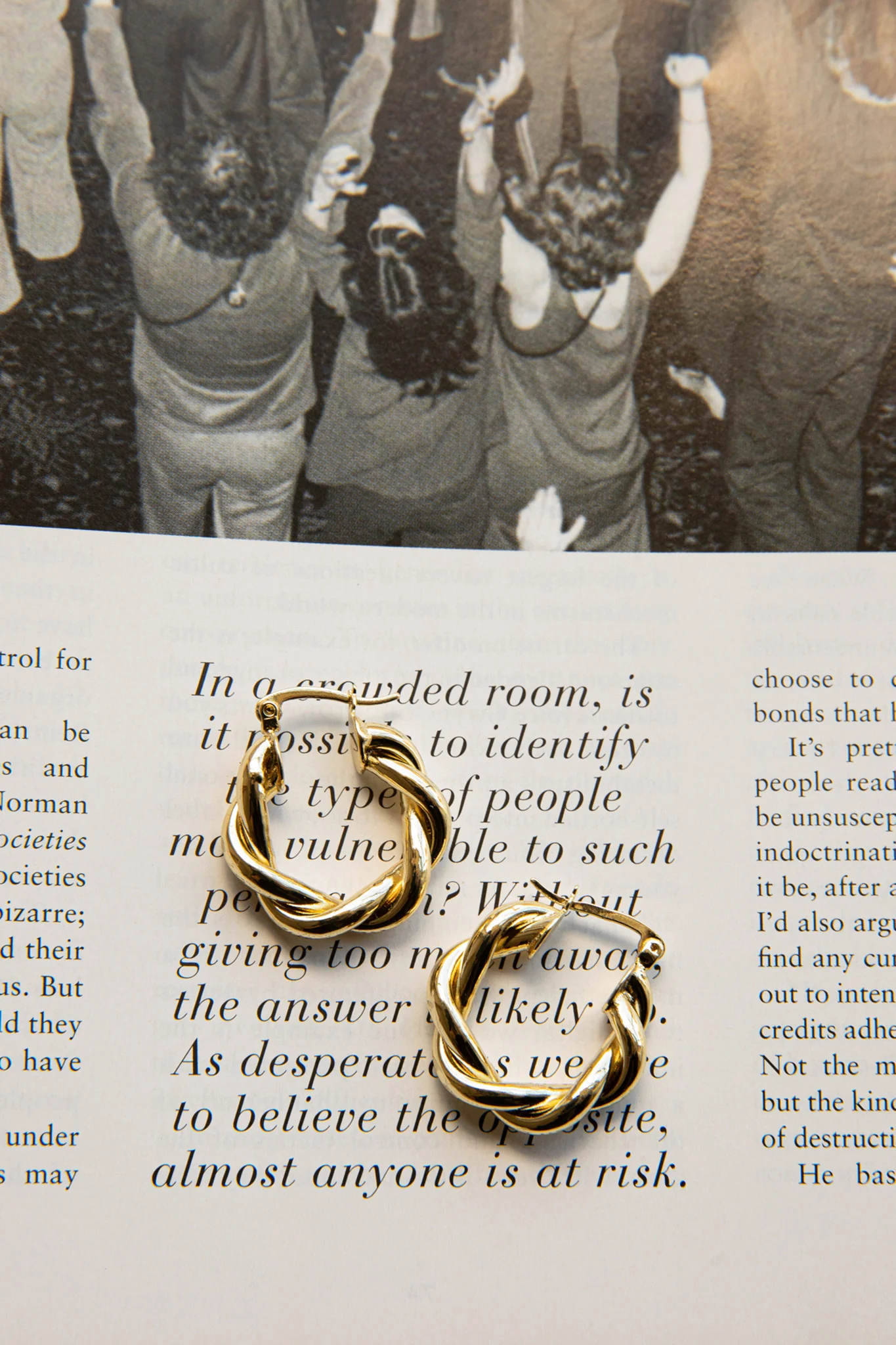 Fate Rope Hoop Earrings Gold