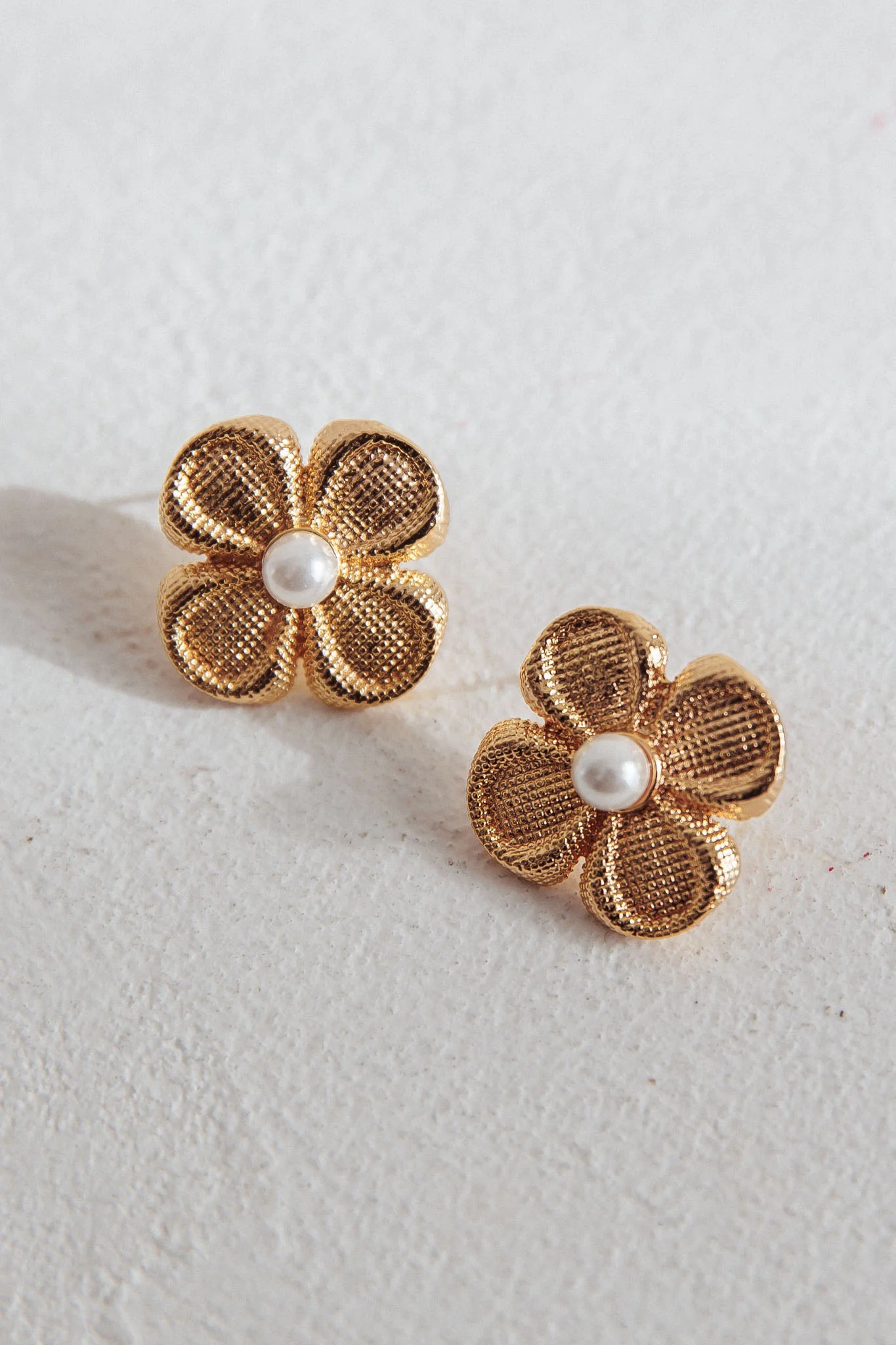 Flower Power Pearl Earrings Gold