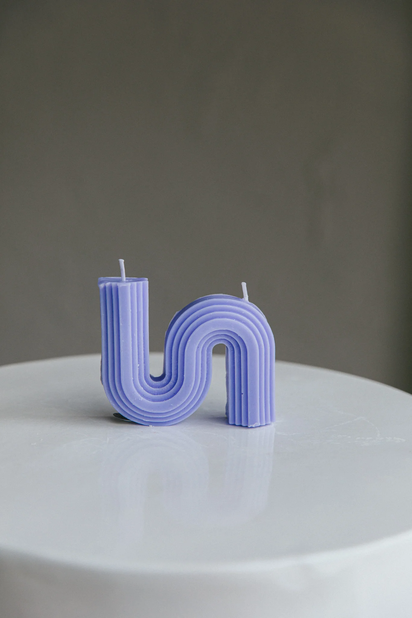 Golden Days S-Shape Geometric Aromatherapy Candle Lavender