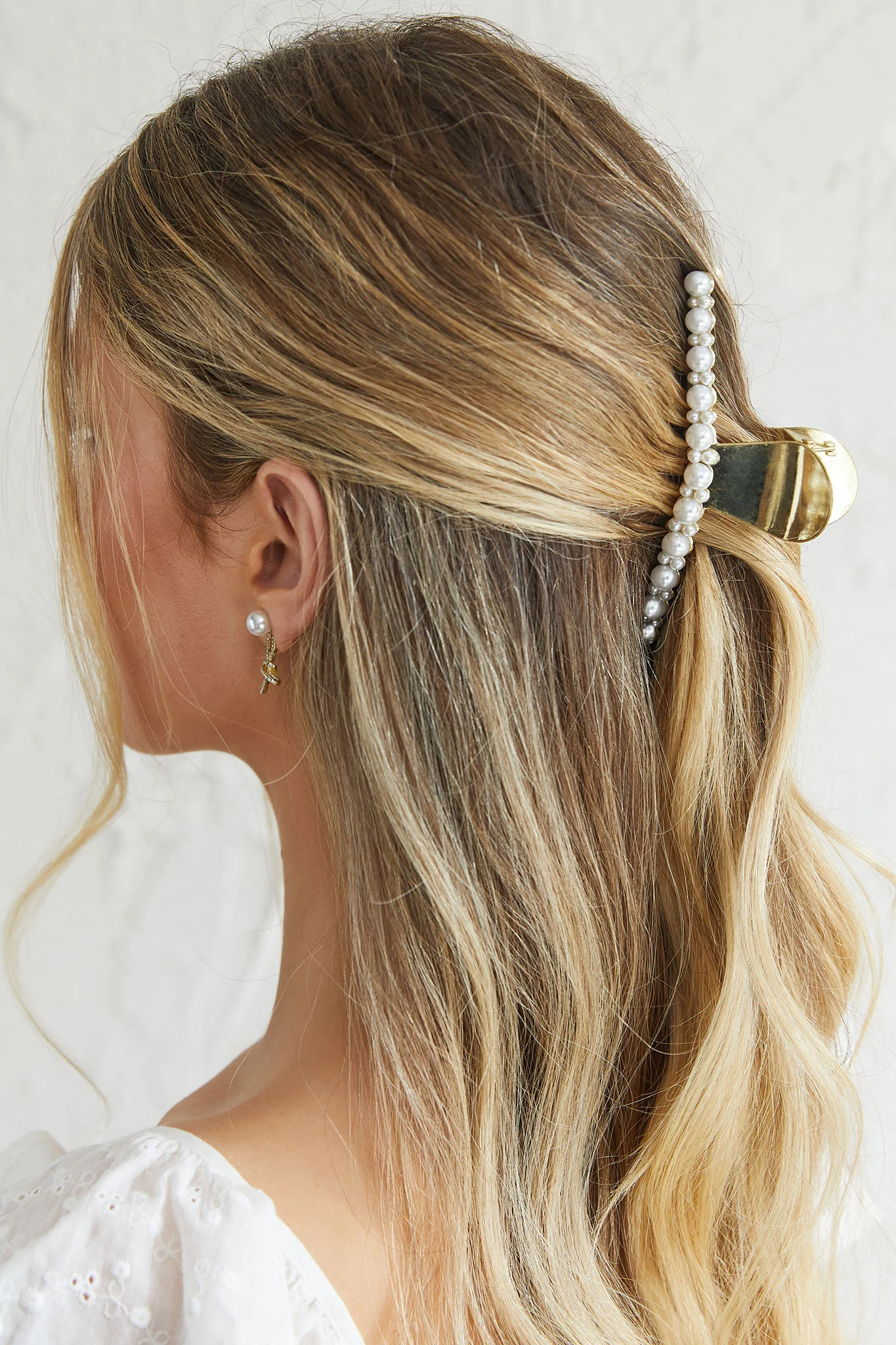 Molly Pearl Claw Clip Gold