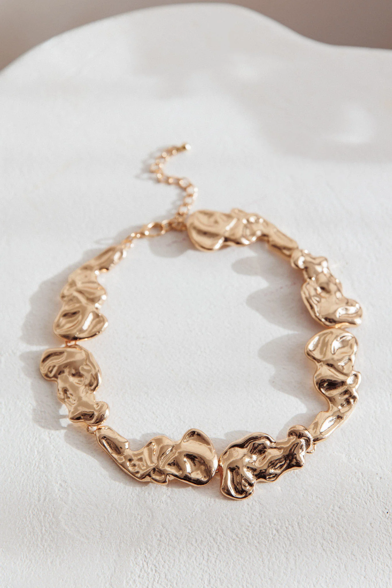 Seronique Textured Necklace Gold