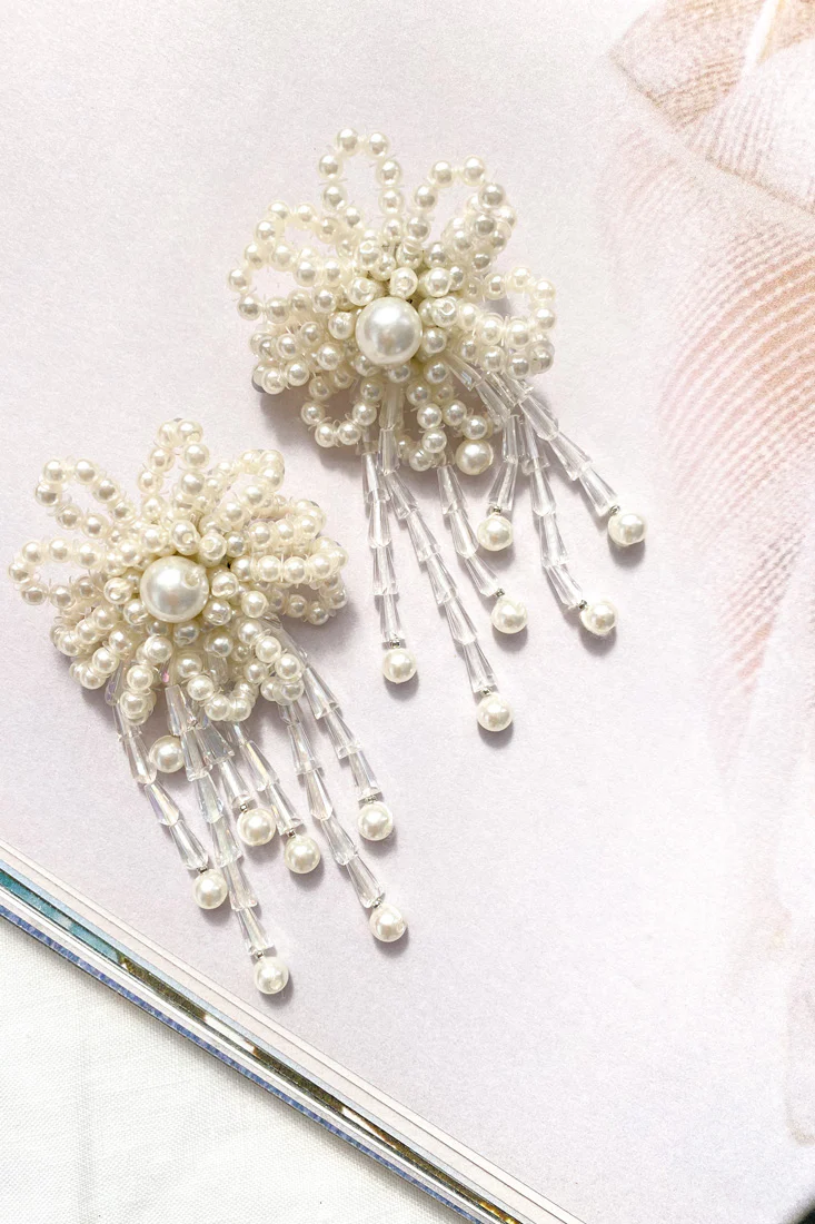 Winslet Pearl Bead Flower Earrings White