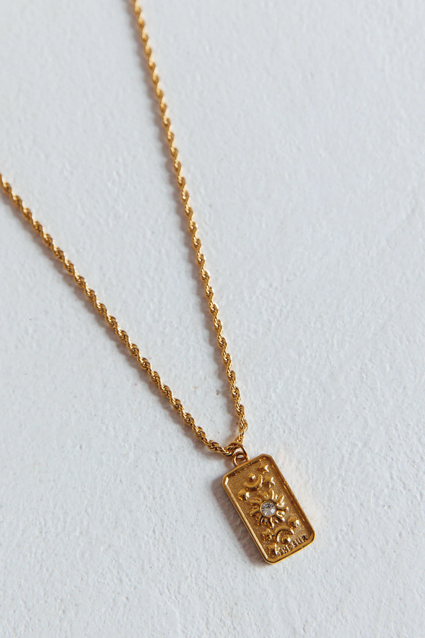 Sol Rope Chain Pendant Necklace Gold