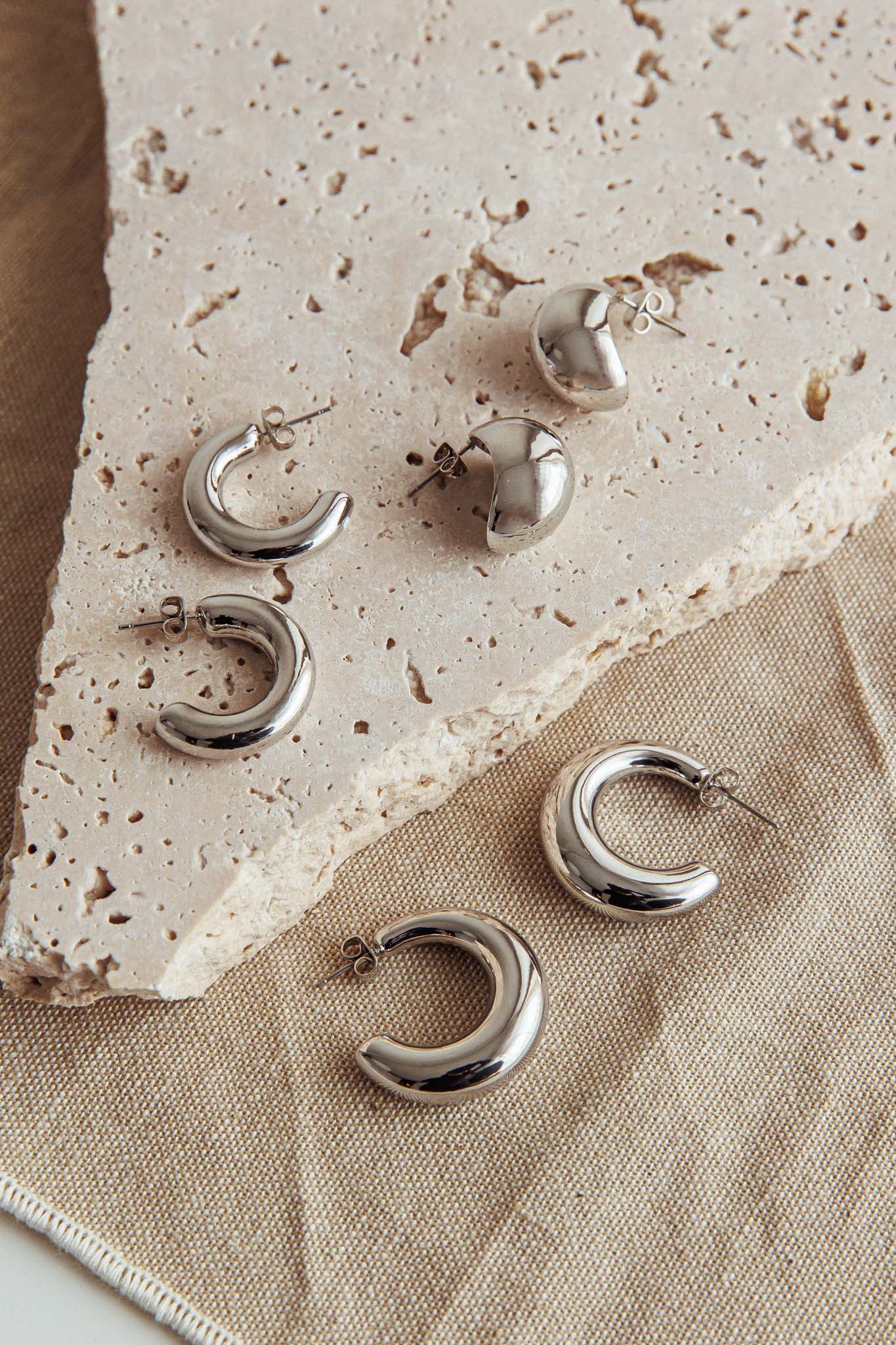 Anjelica Oval Earrings Dark Silver