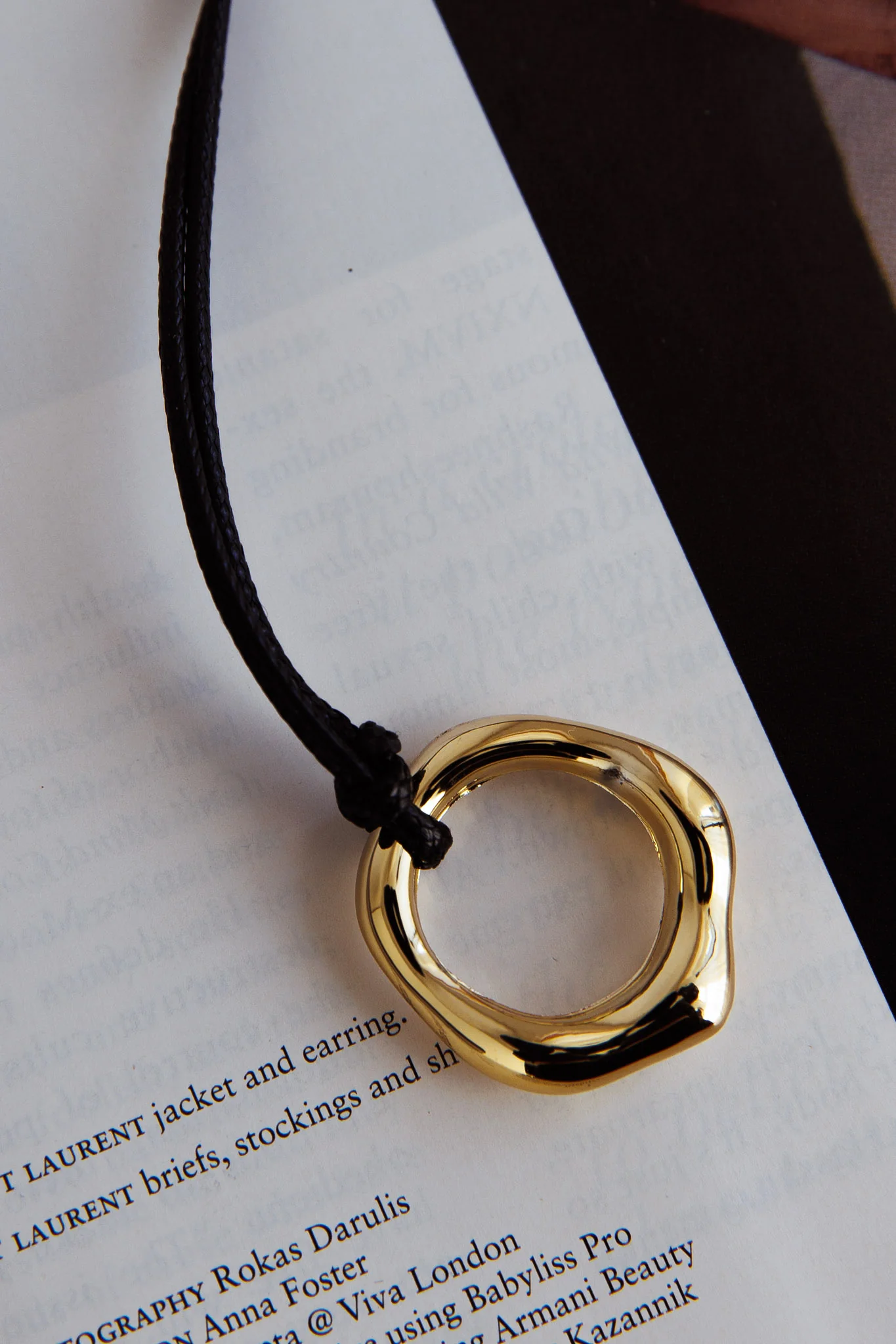 Carmen Circle Pendant Necklace Gold