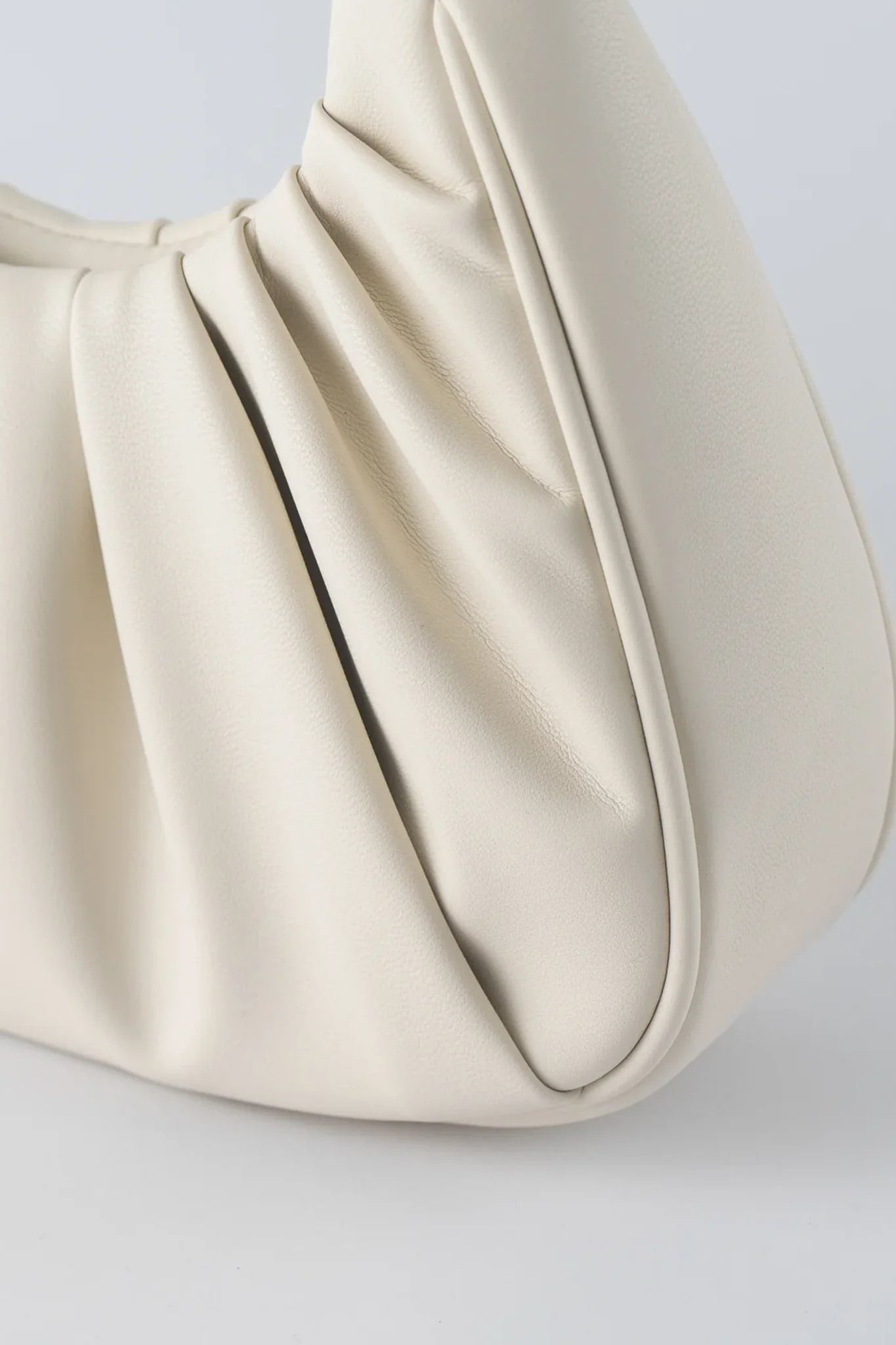 TEN TONES Alani Cloud Bag White