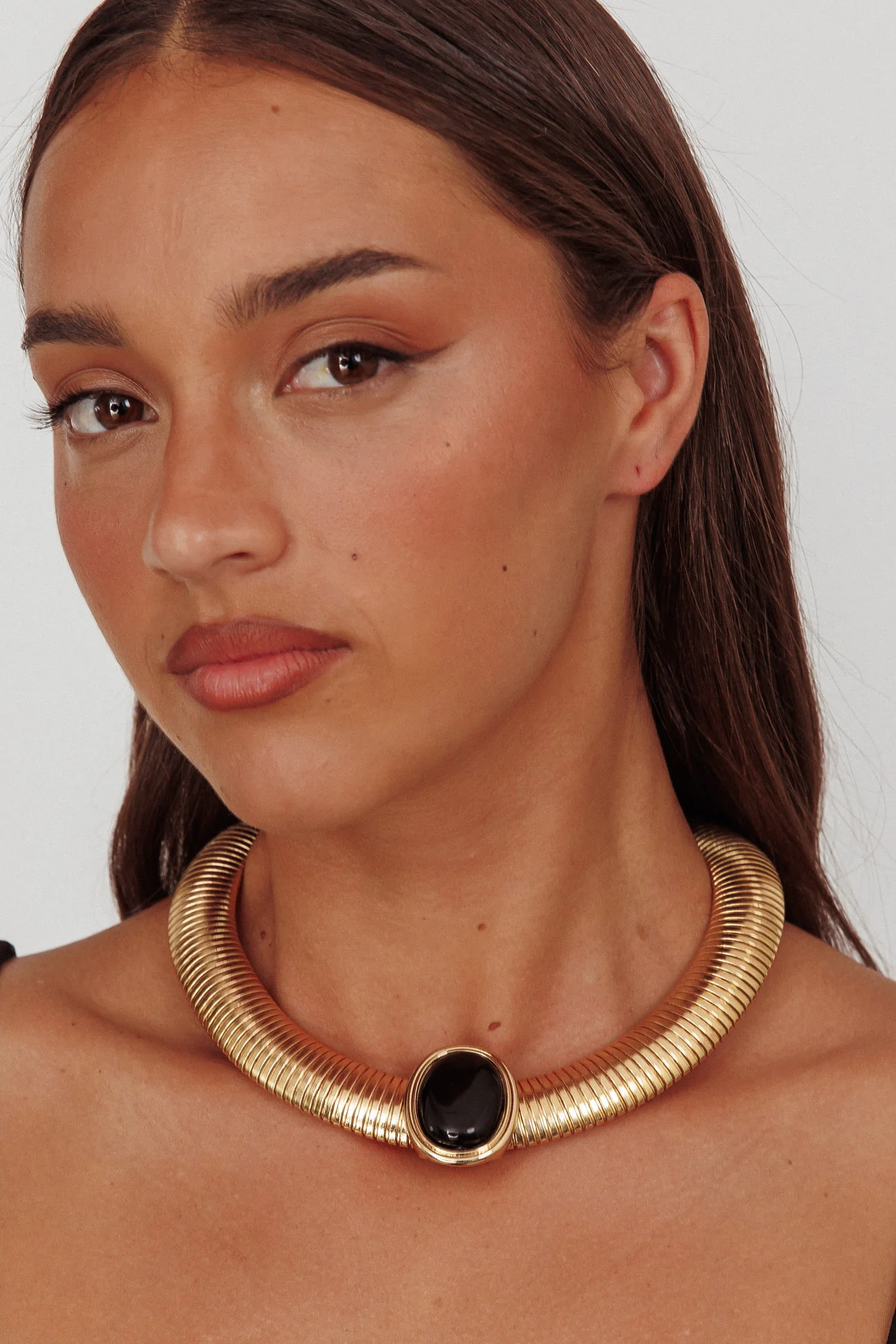 Cleopatra Oval Pendant Necklace Gold Black