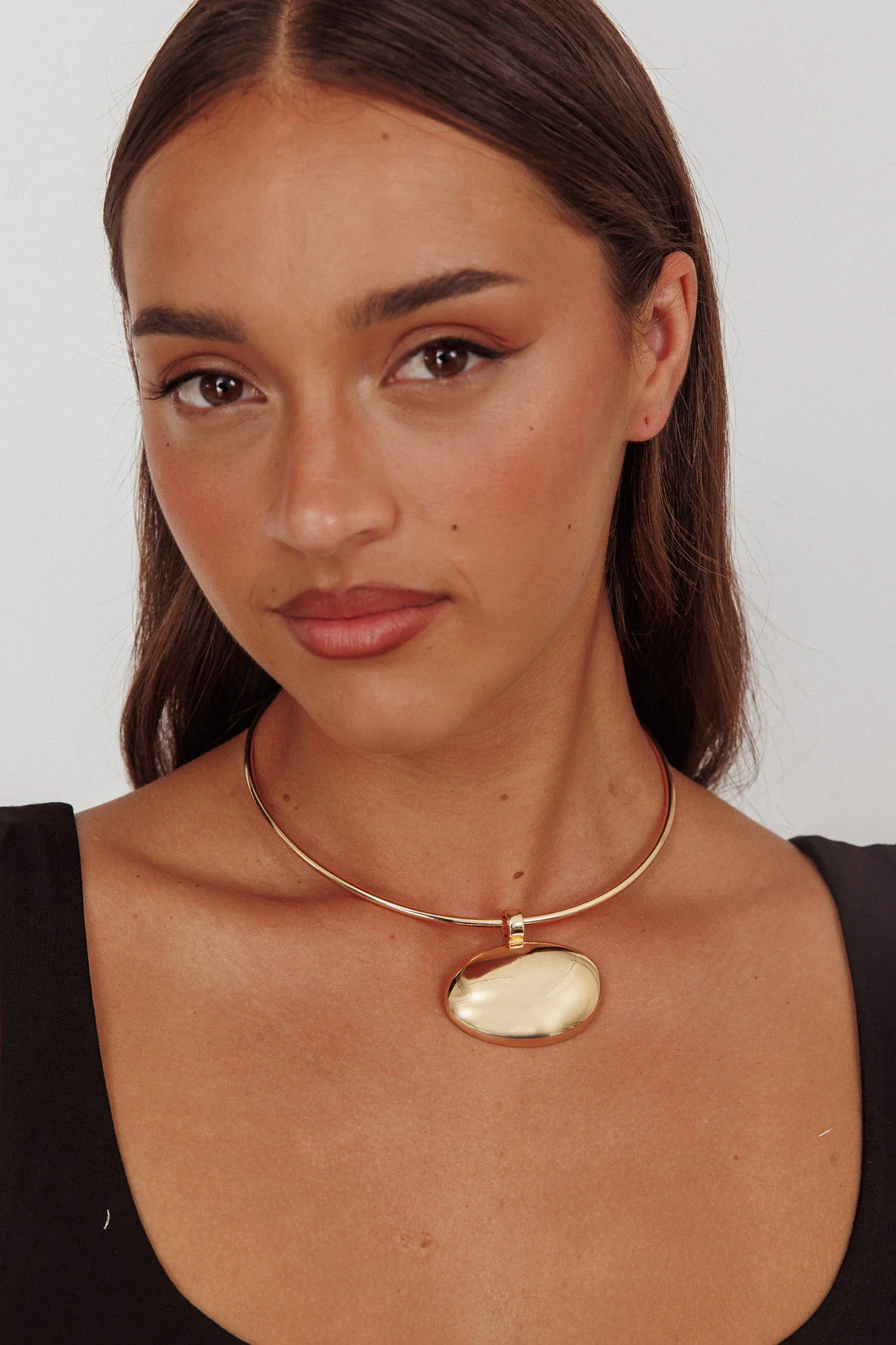 It's Fate Pendant Choker Gold