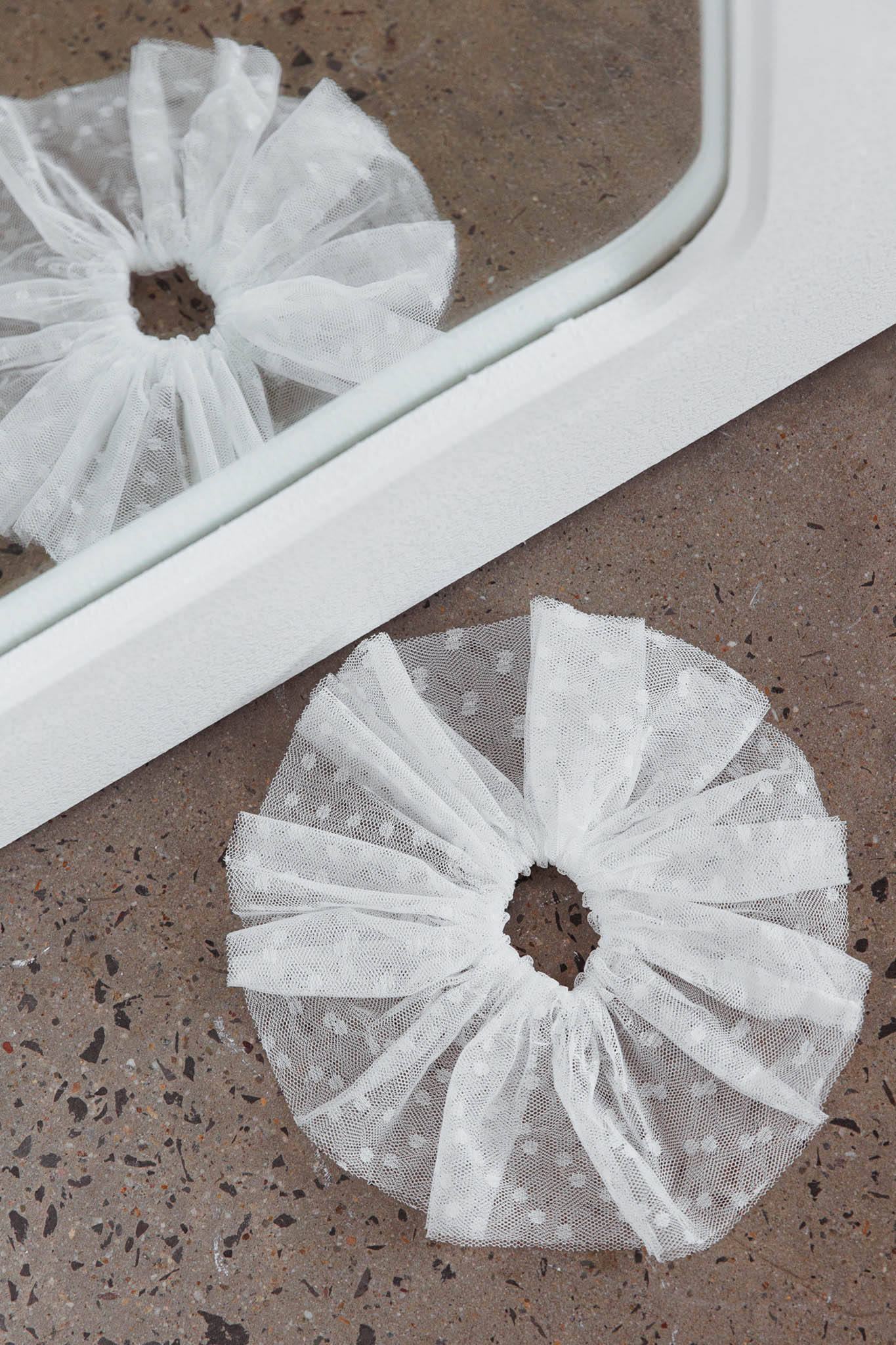 Samara Lace Scrunchie White