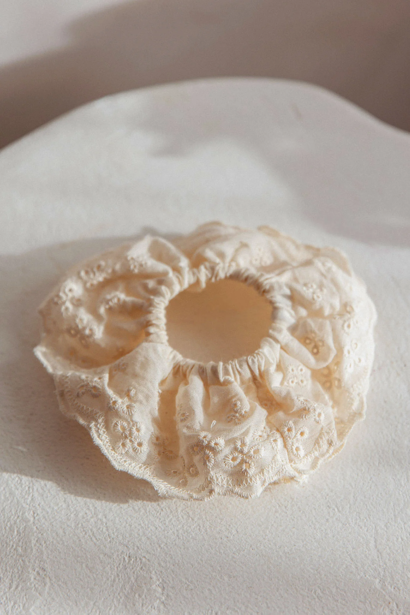 Emily Lace Scrunchie White