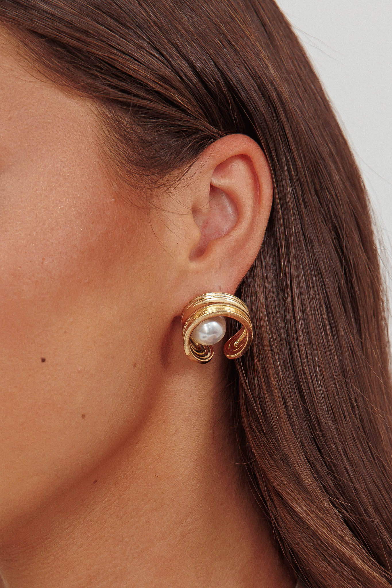 Simha Geometric Circle Earrings Gold Pearl