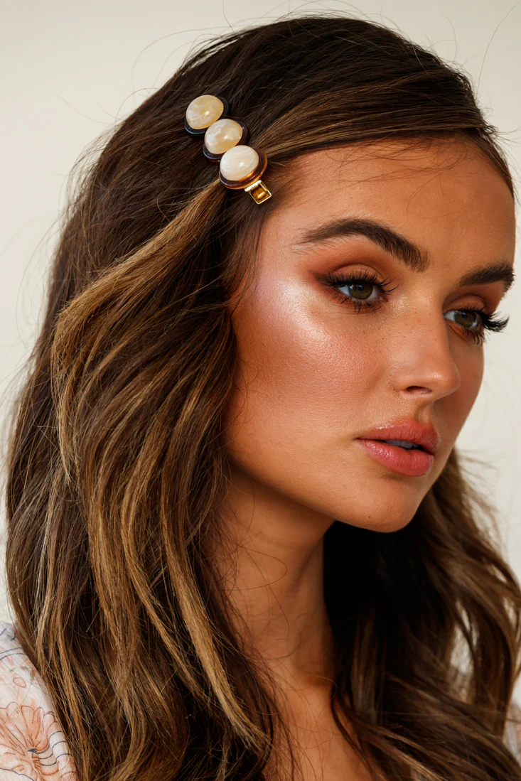 Moorea Marbled Acrylic Clip Beige