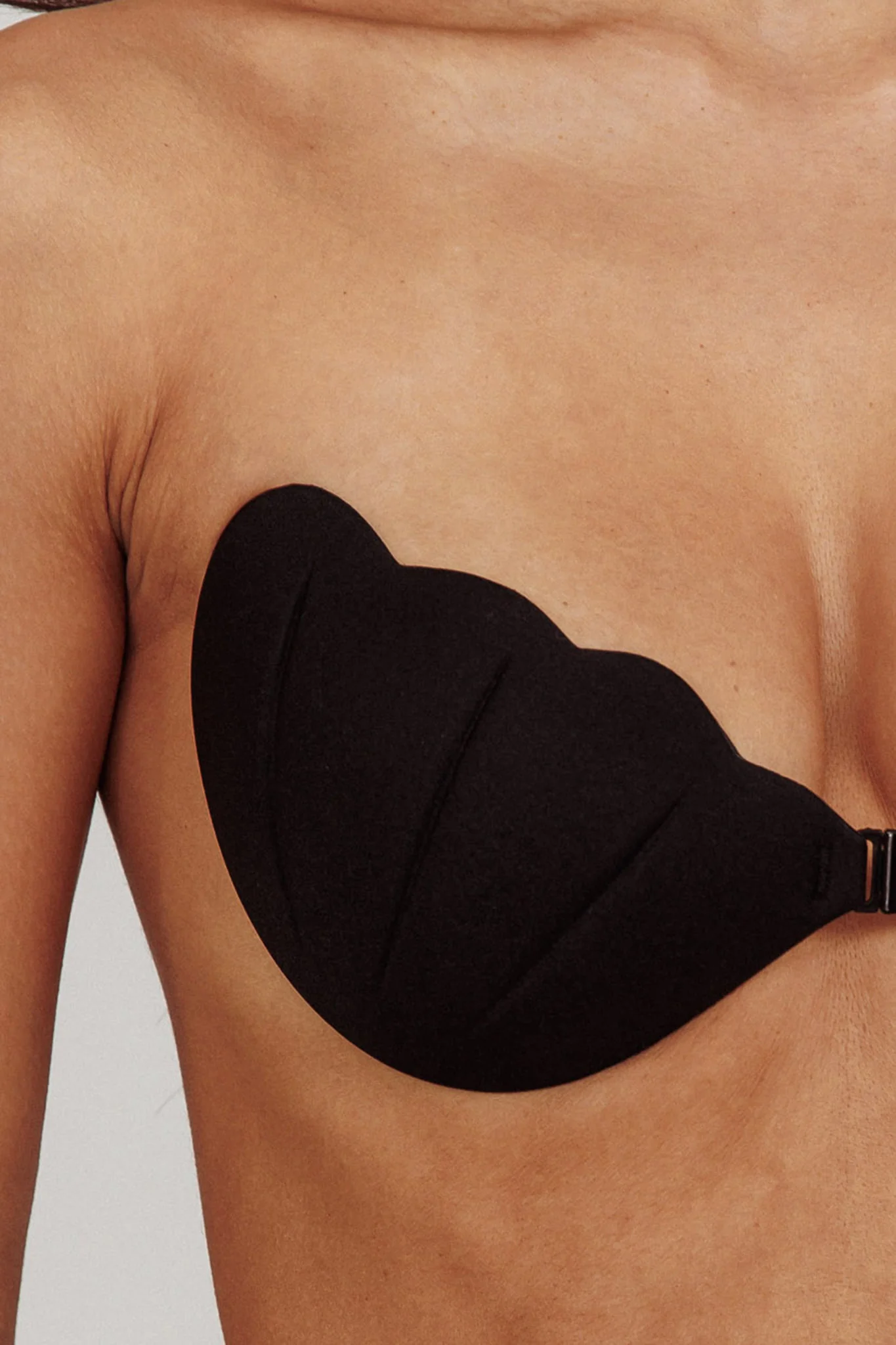 Miracle Scalloped Backless Adhesive Bra Black