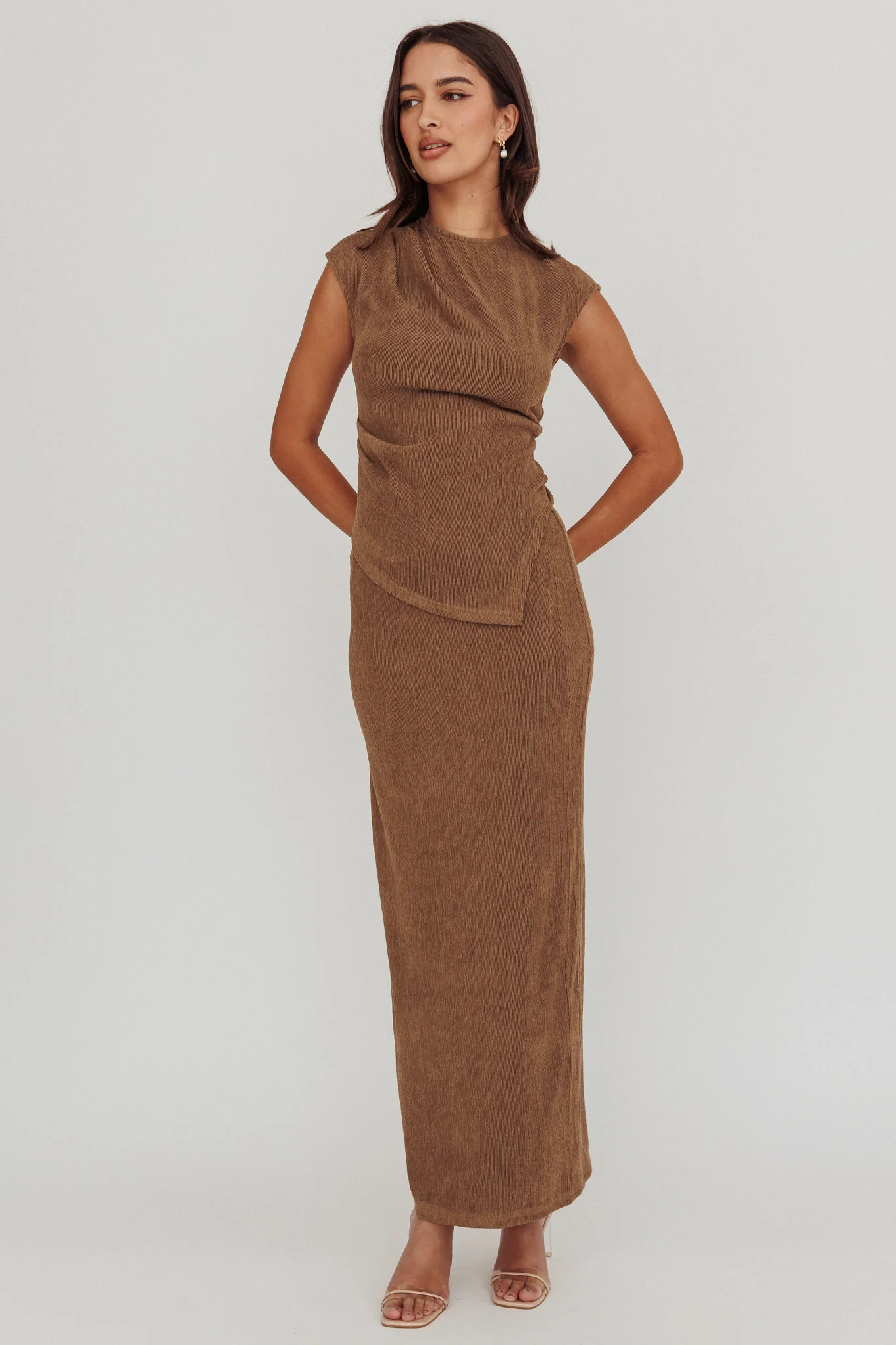 Calculated Ribbed Knit Maxi Skirt Brown