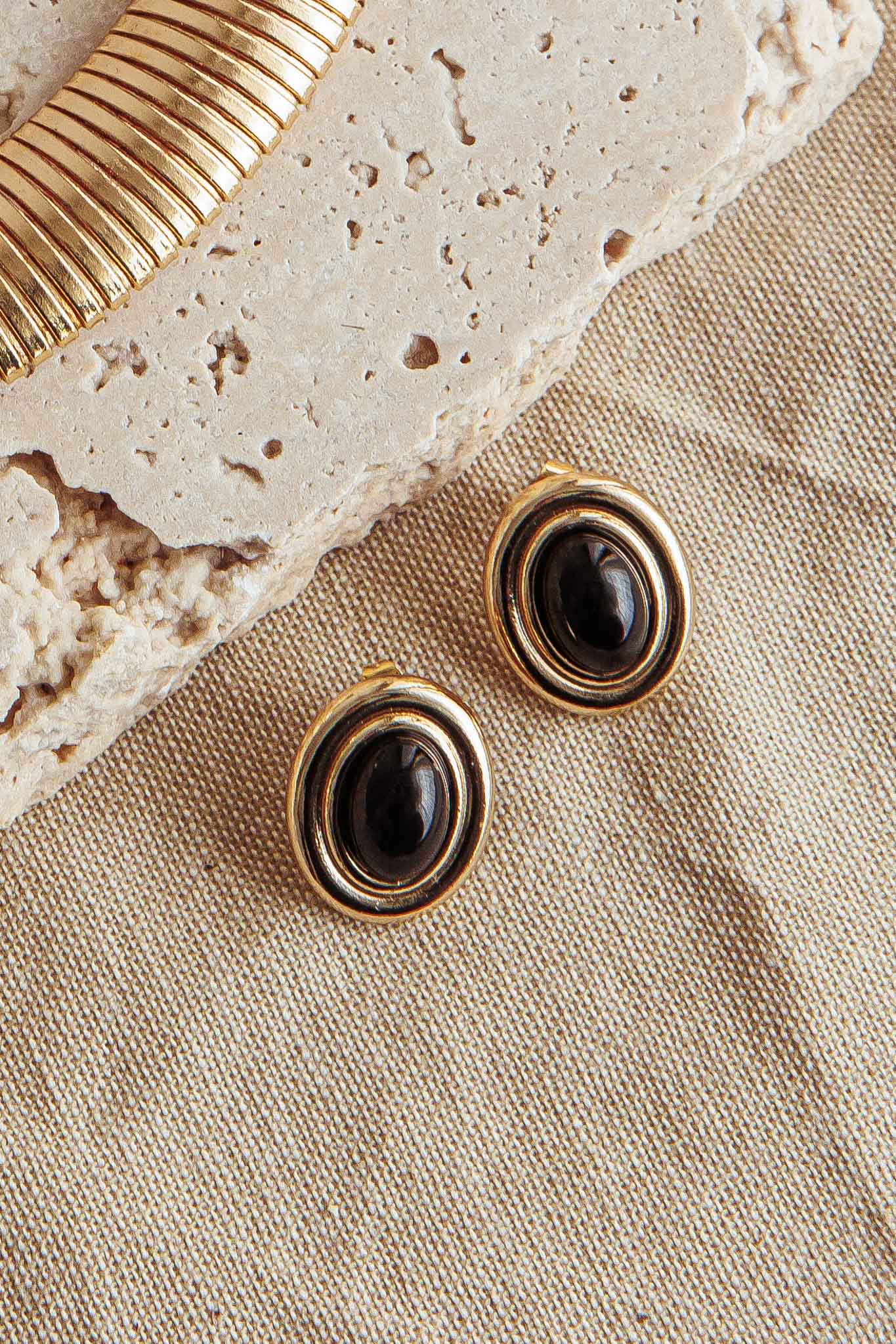 Anjelica Oval Earrings Gold Black