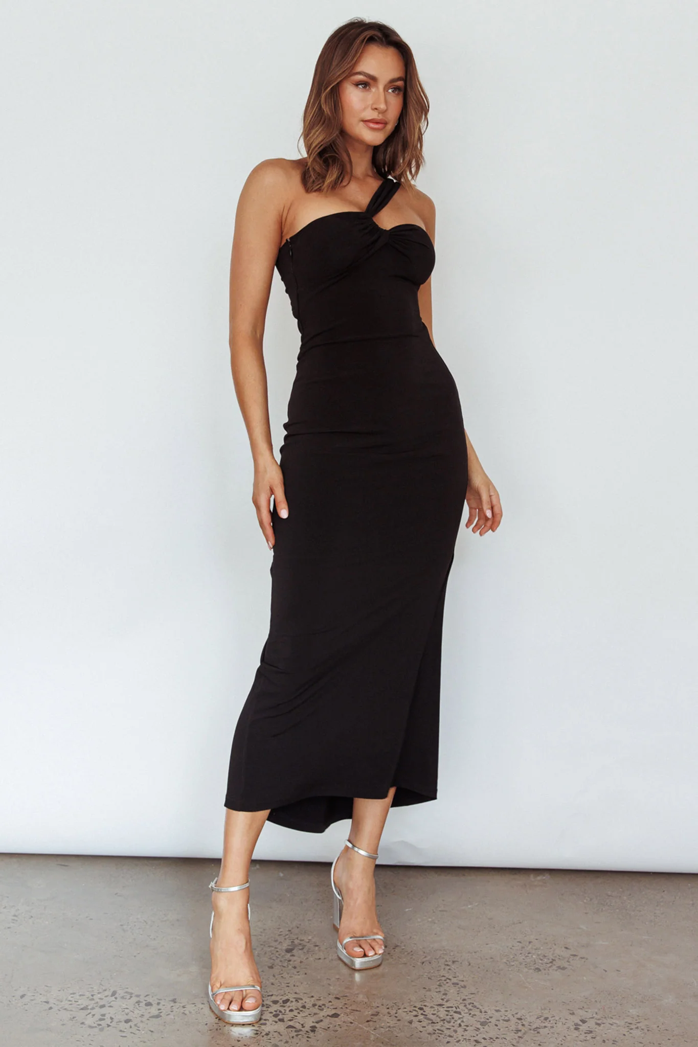 Trinny One-Shoulder Ruched Back Midi Dress Black