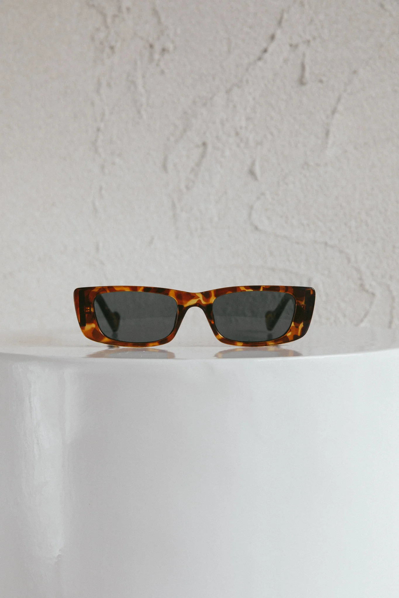 Monica Classic 90's Square Frame Sunglasses Tort