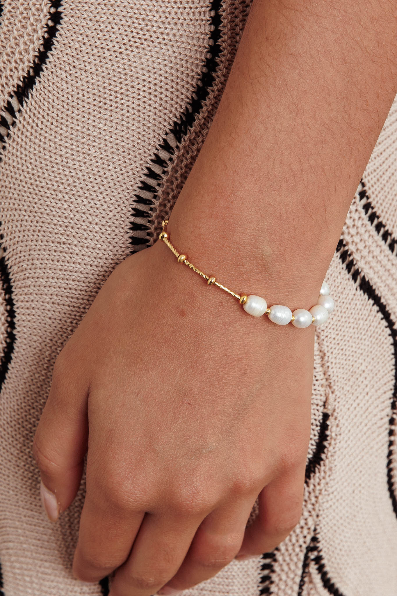 Heartbeat Freshwater Pearl Beaded Chain Bracelet Gold