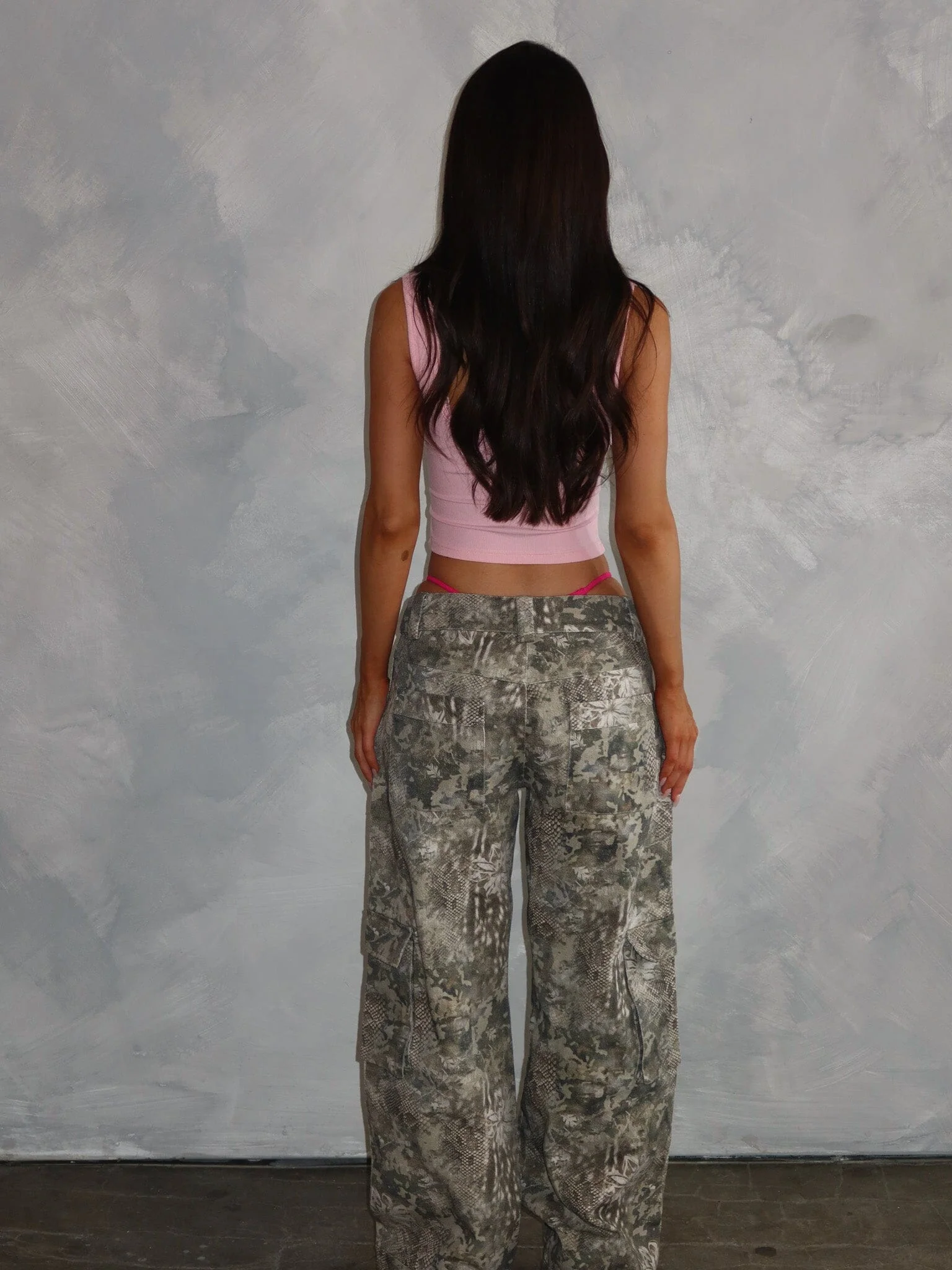 KISS ME CROP TOP LIGHT PINK