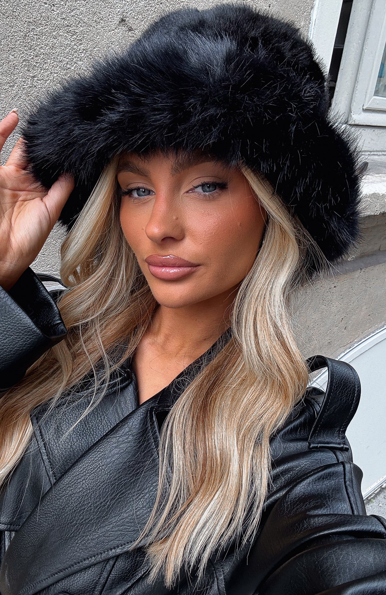 Trixie Faux Fur Hat Black