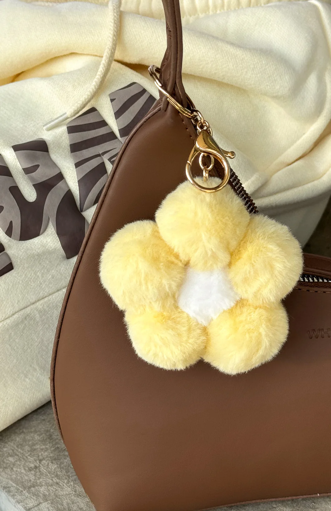 Petal Keychain Yellow/White