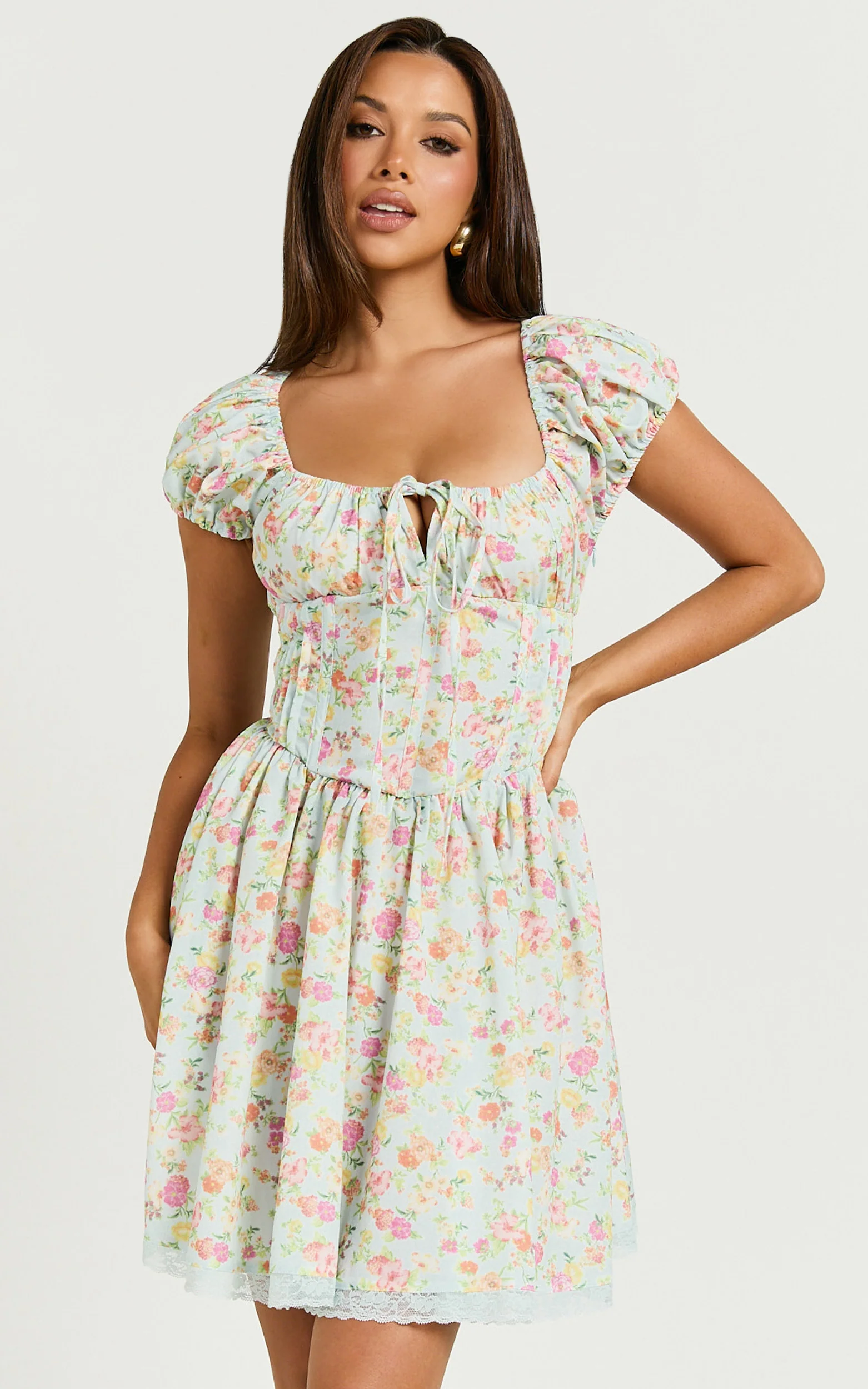Russel Mini Dress - Fit & Flare Mini Dress with Ruched Bust in Vintage Floral