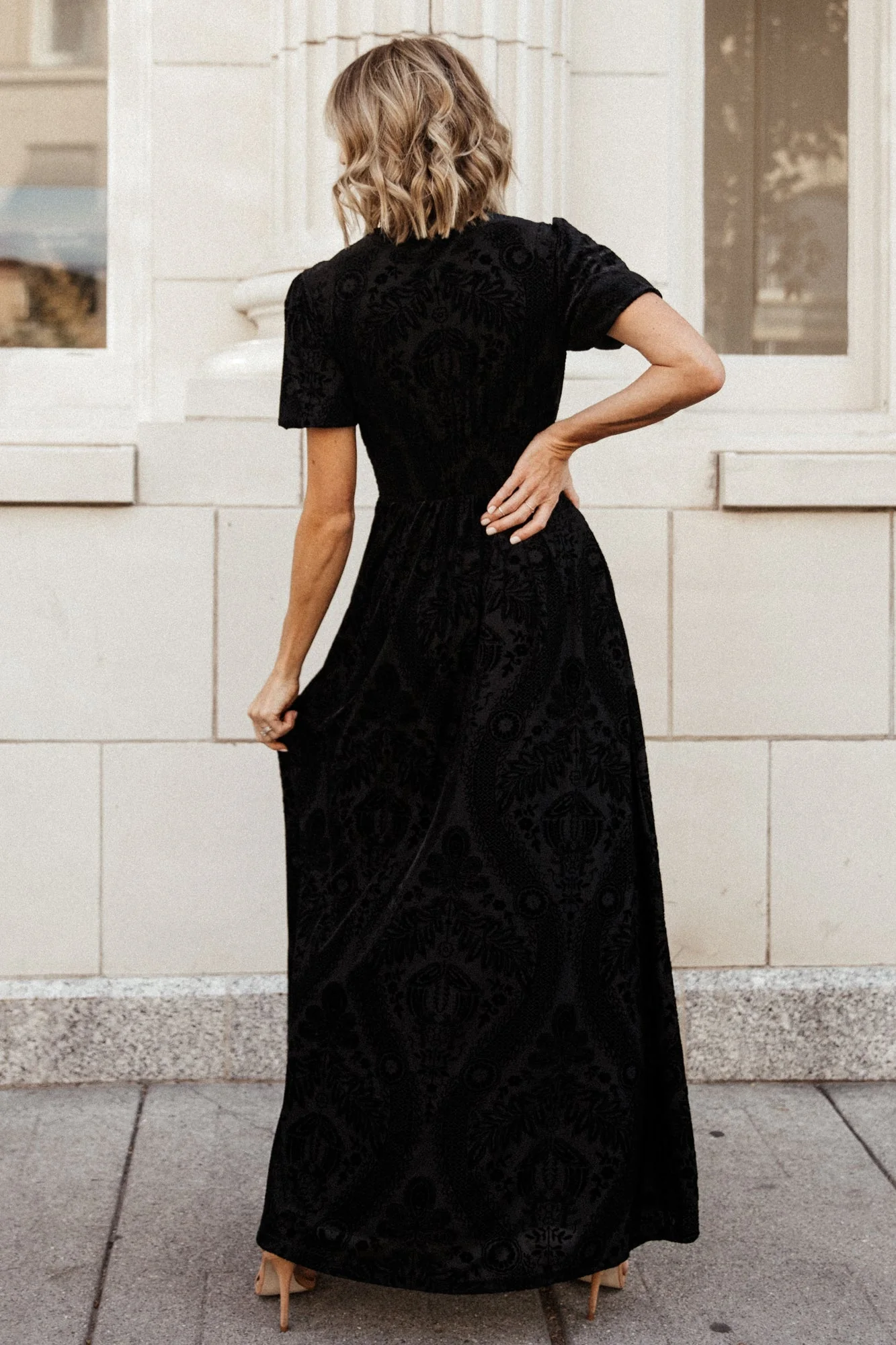 Leslie Velvet Maxi Dress | Black